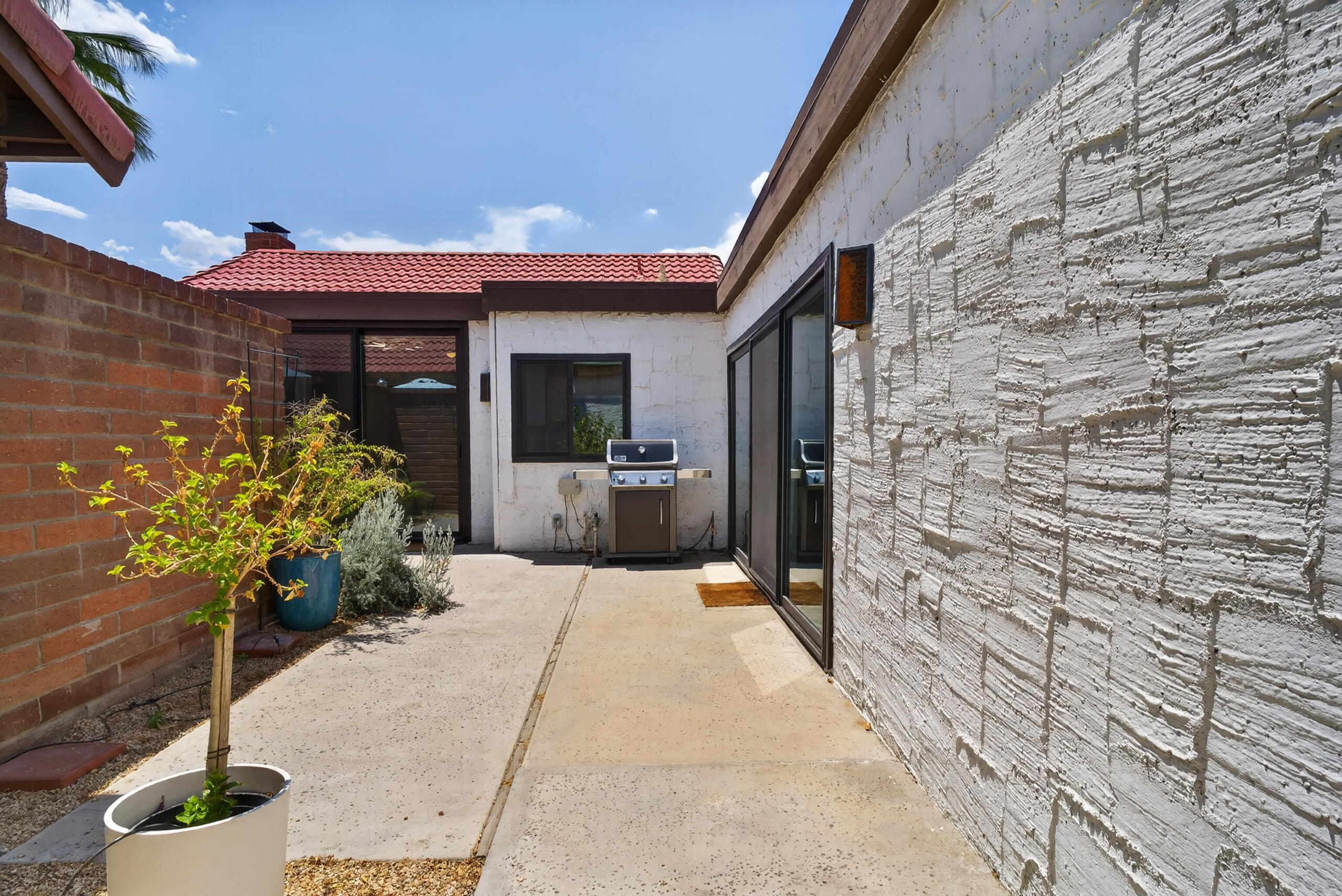 2490 E Miramonte CIR Unit: B