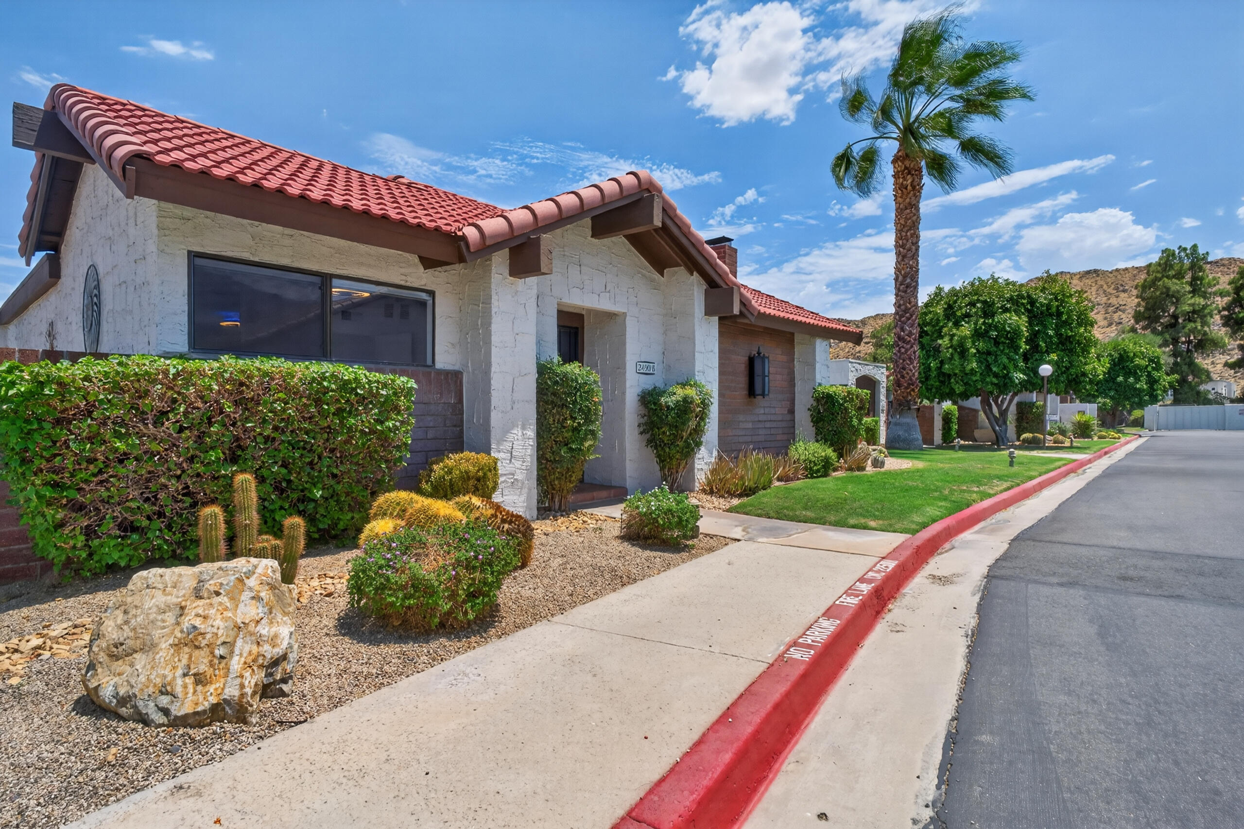 2490 E Miramonte CIR Unit: B