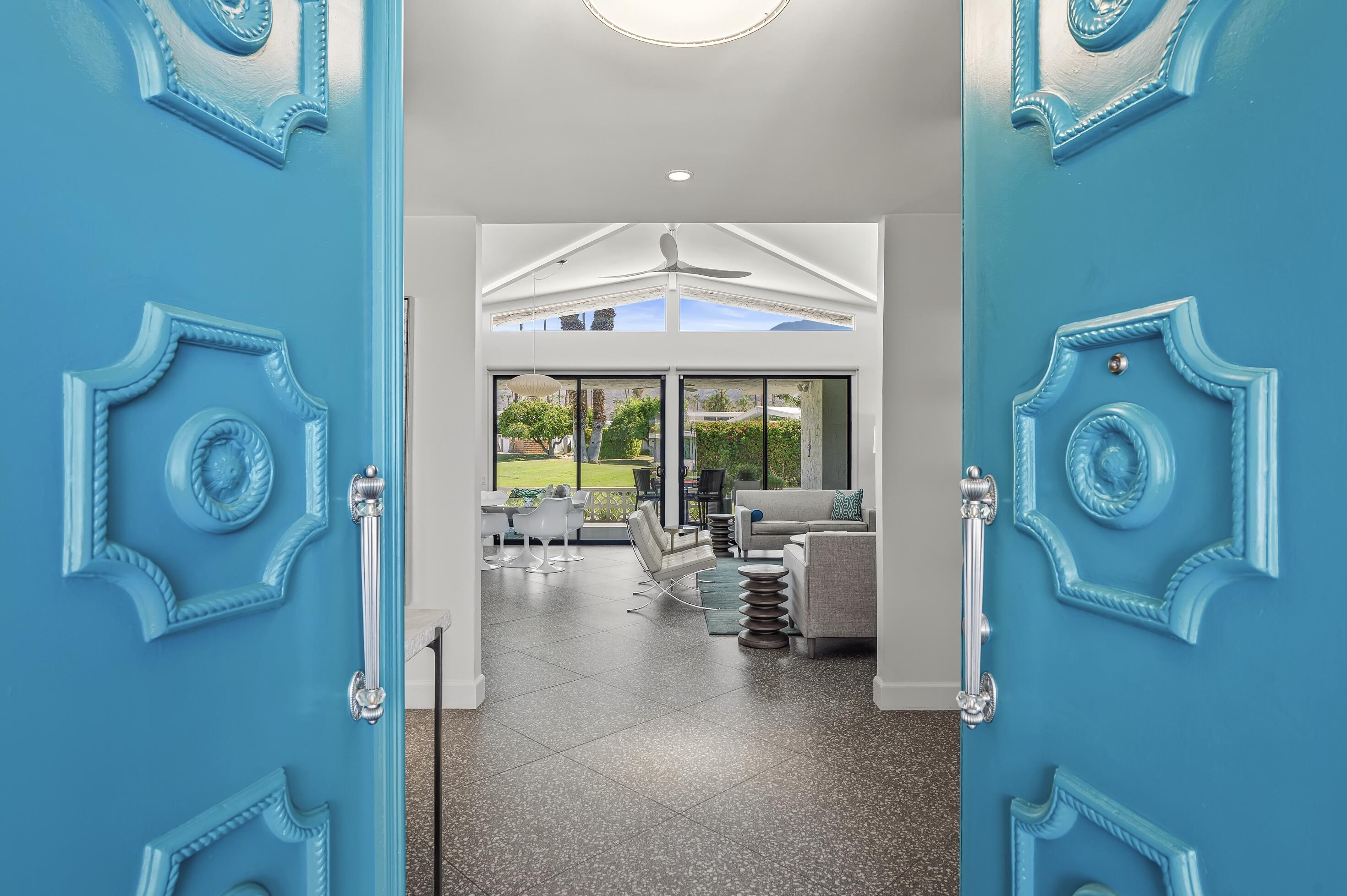 2233 S Madrona DR