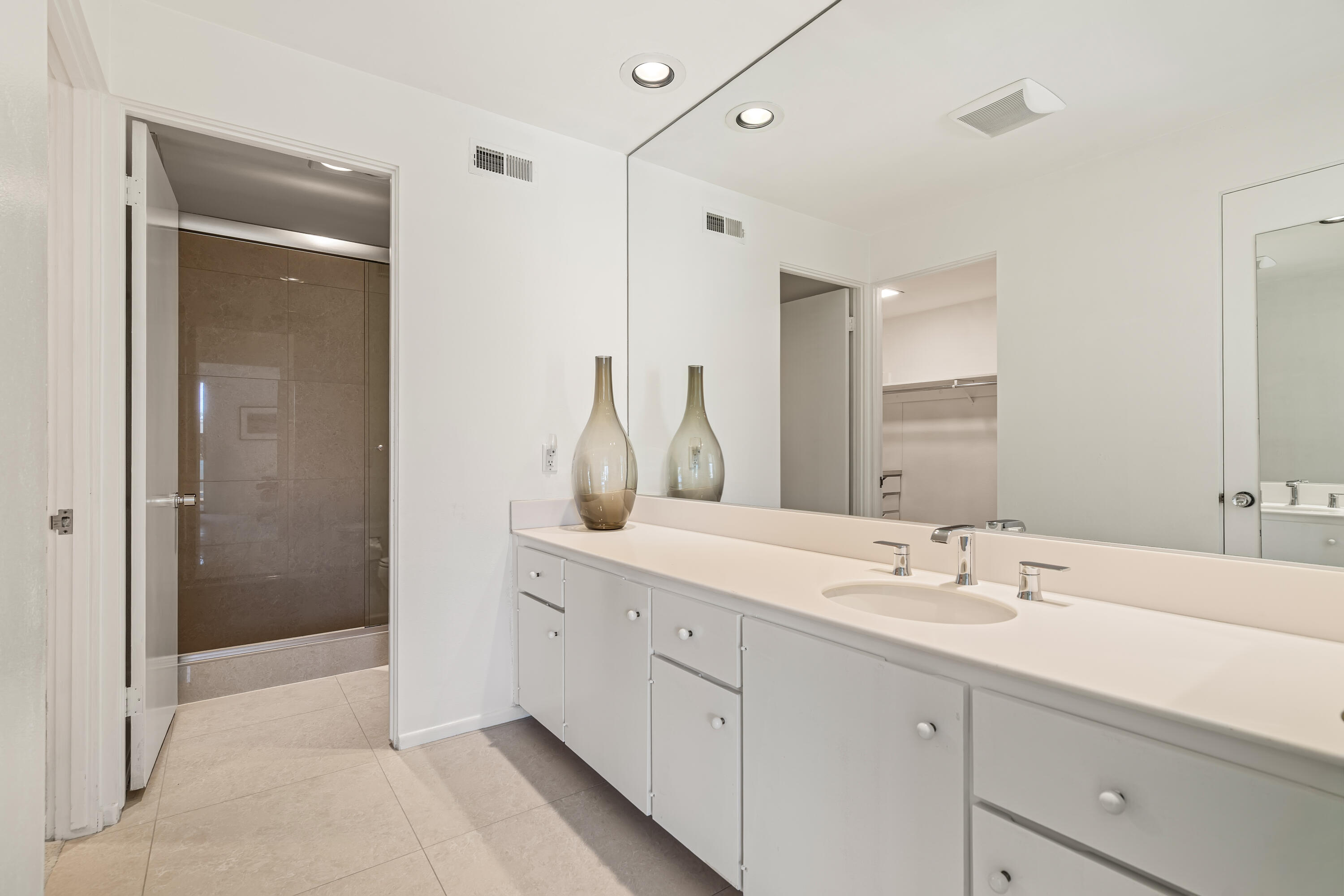 1207 Tamarisk West ST