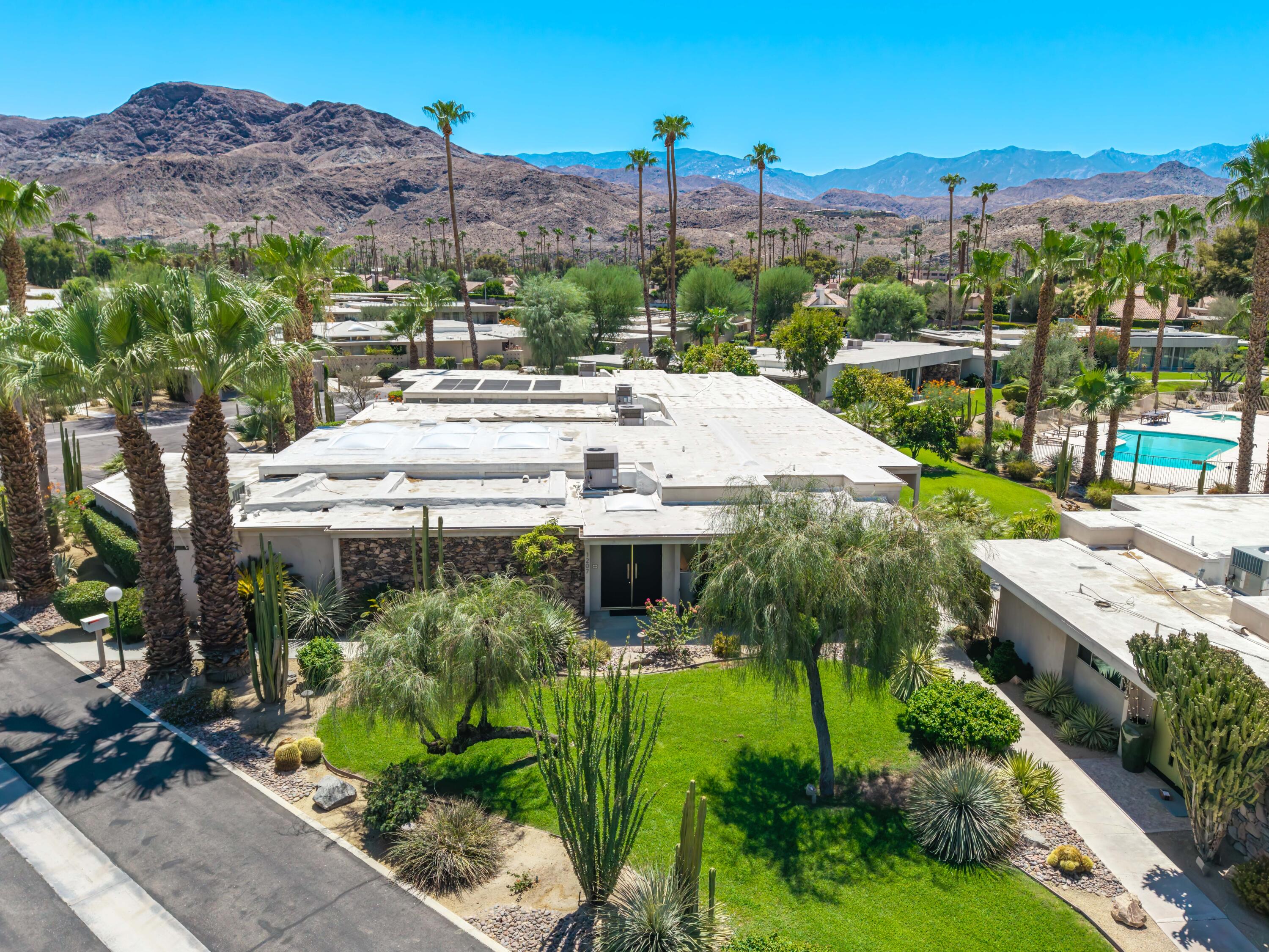 1207 Tamarisk West ST