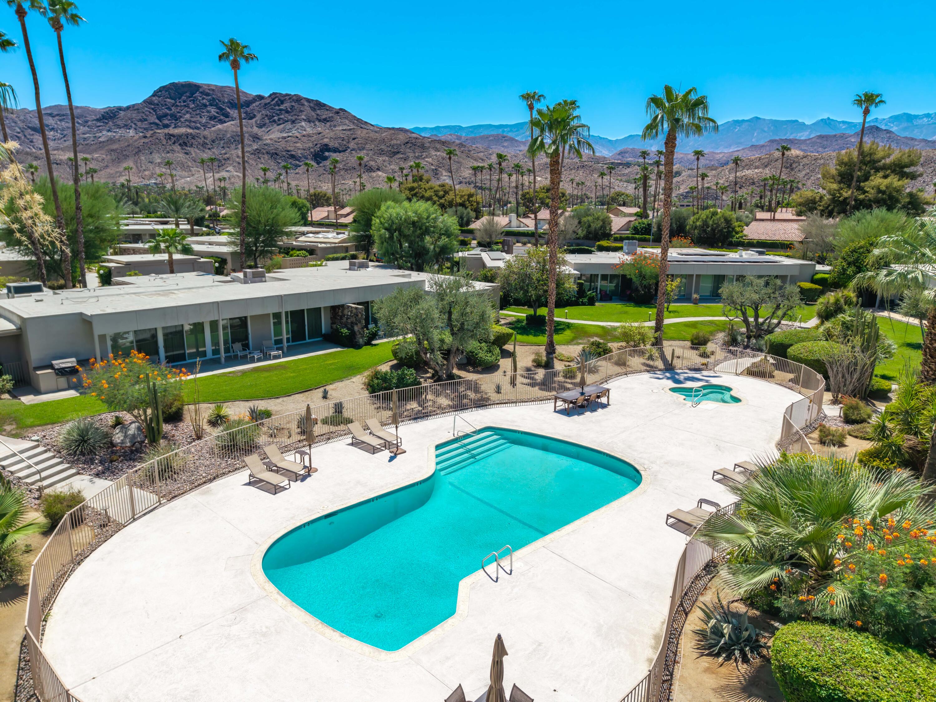 1207 Tamarisk West ST