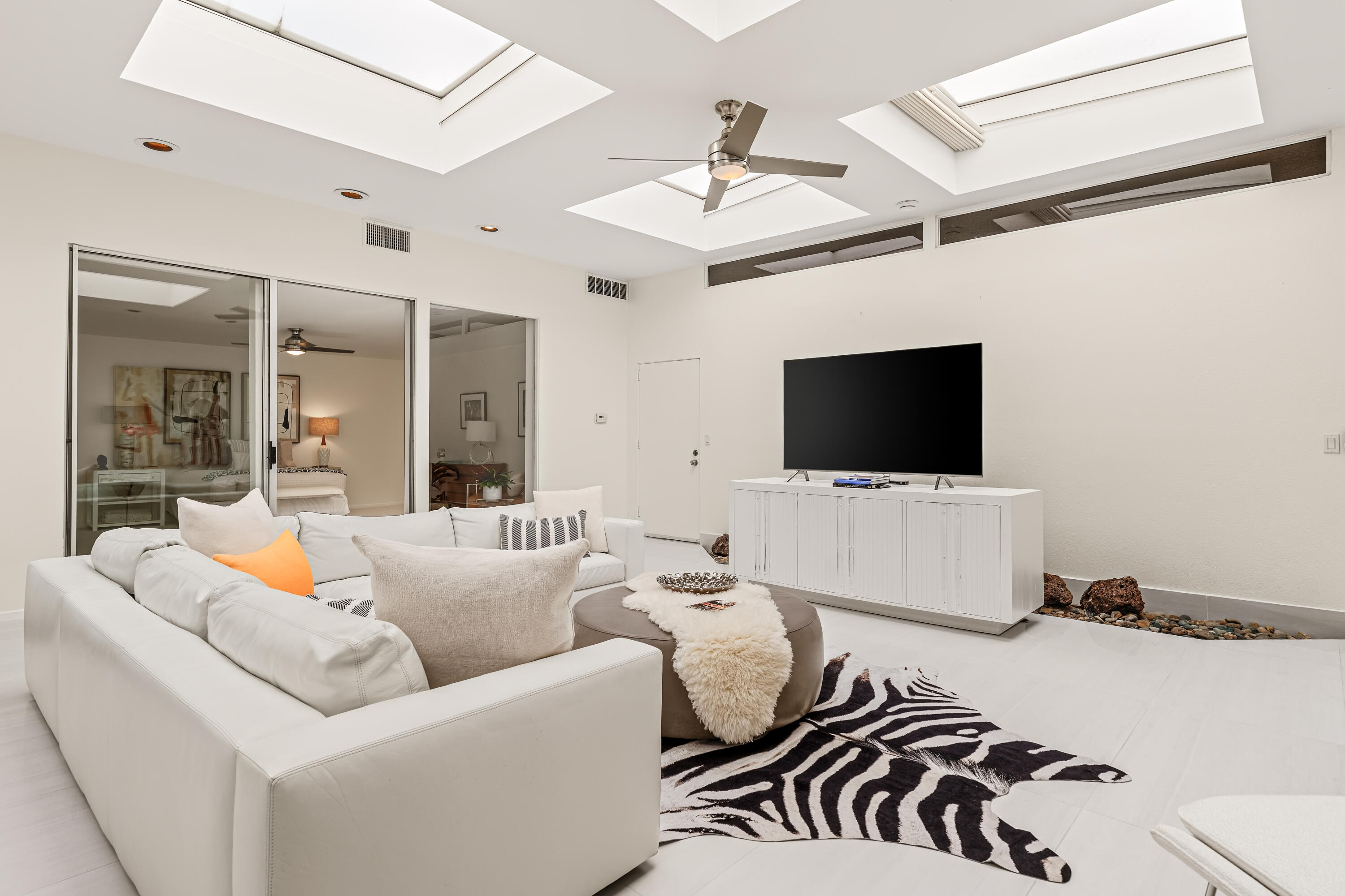 1207 Tamarisk West ST