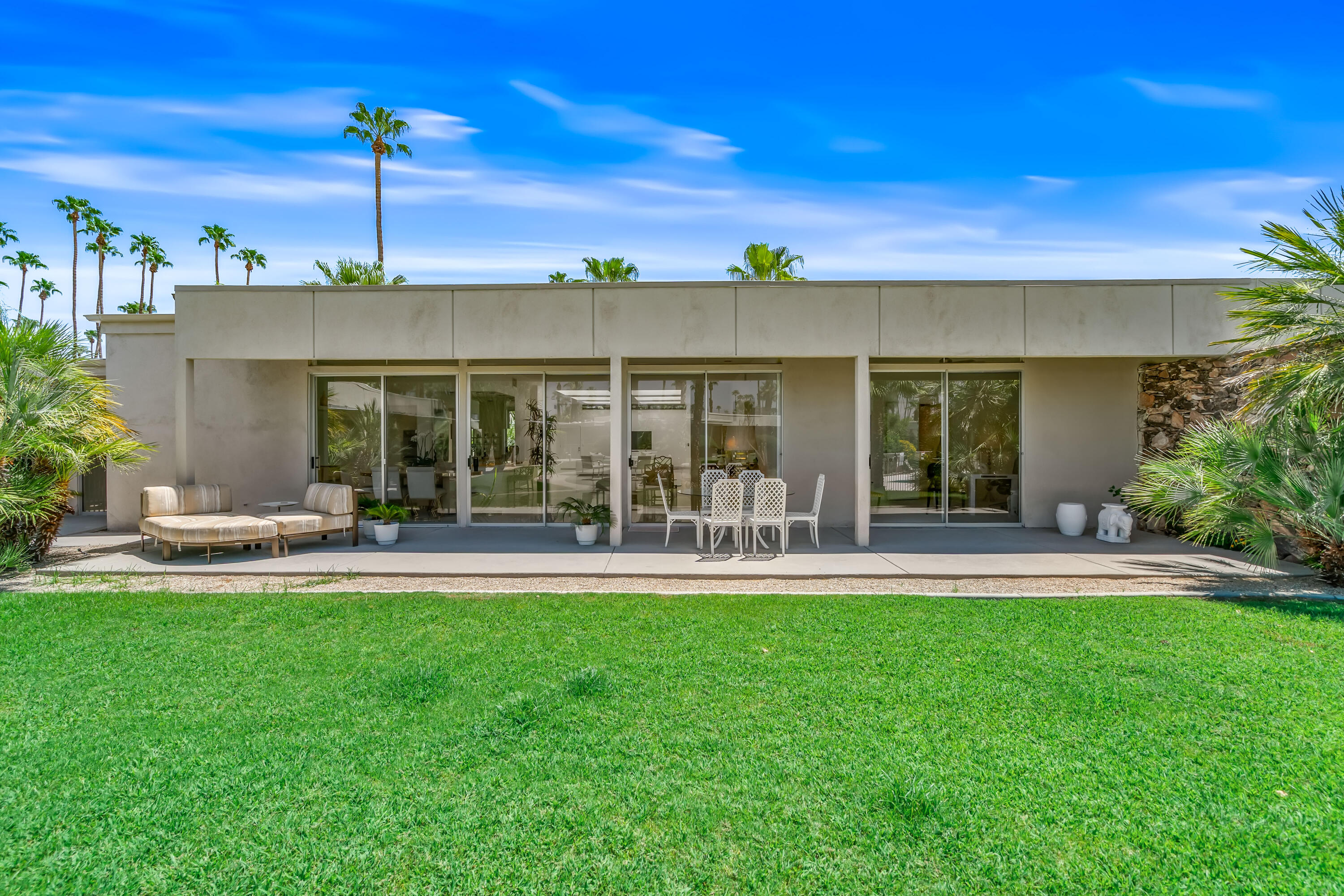 1207 Tamarisk West ST