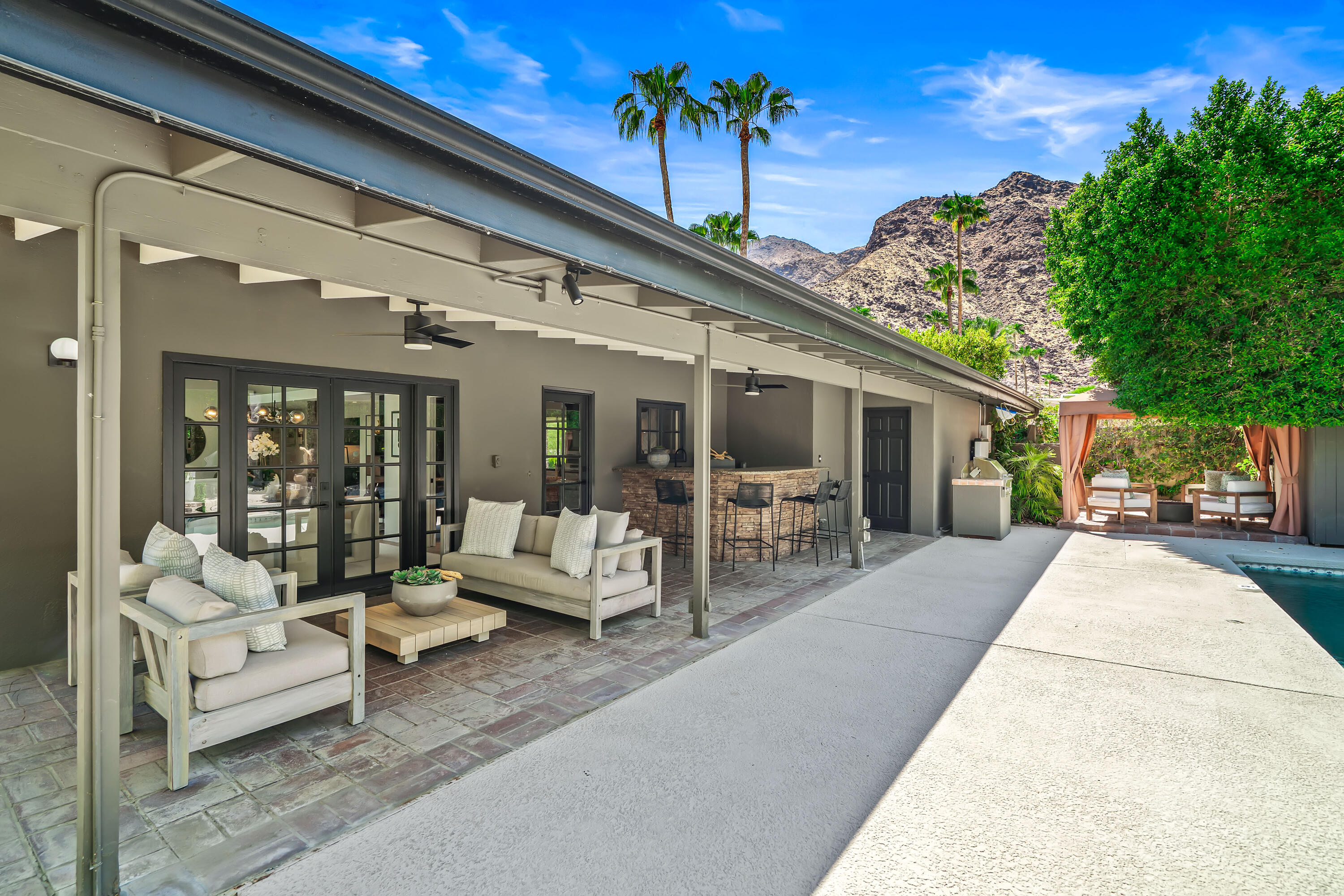 1010 W Friar CT