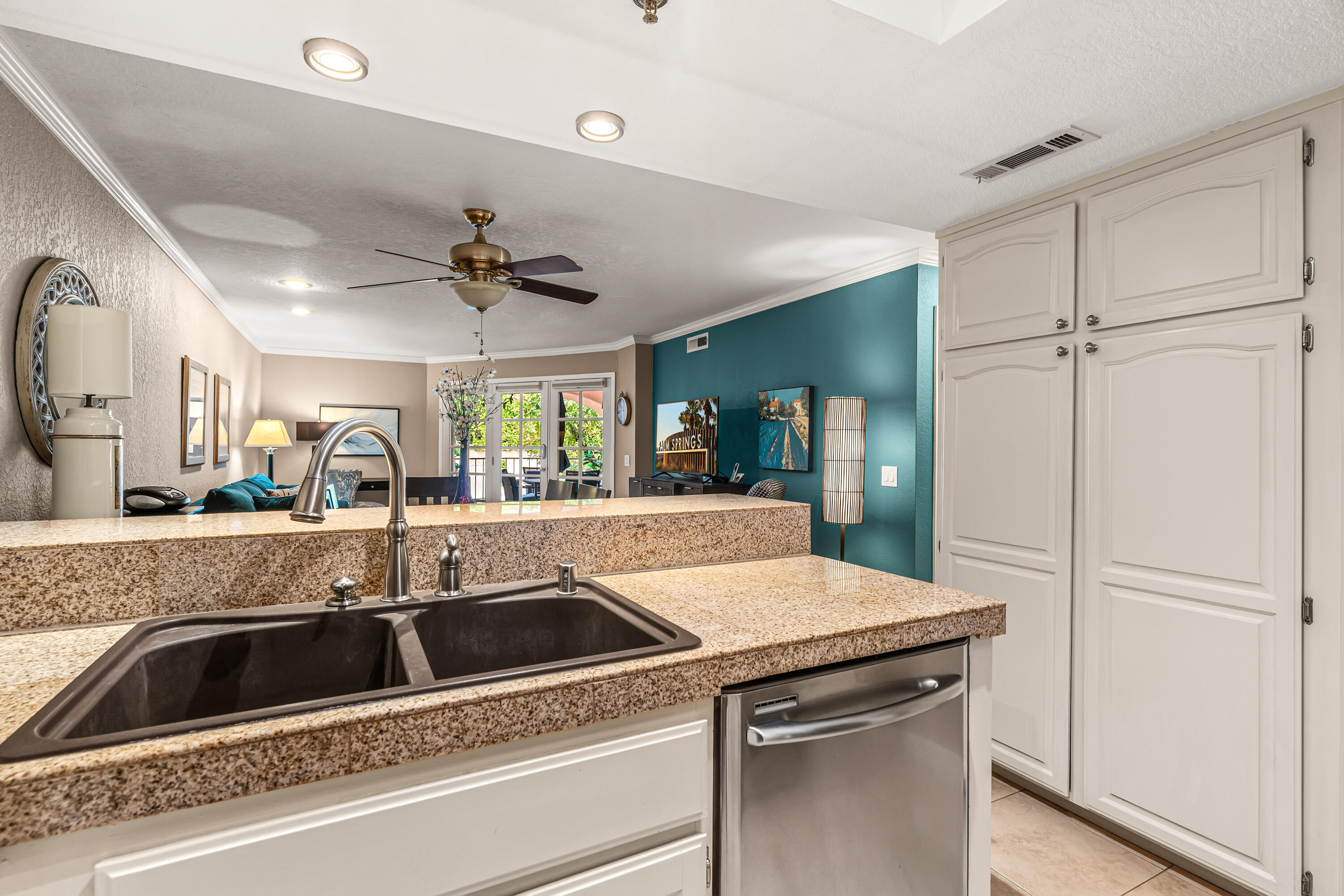 500 E Amado RD Unit: 311
