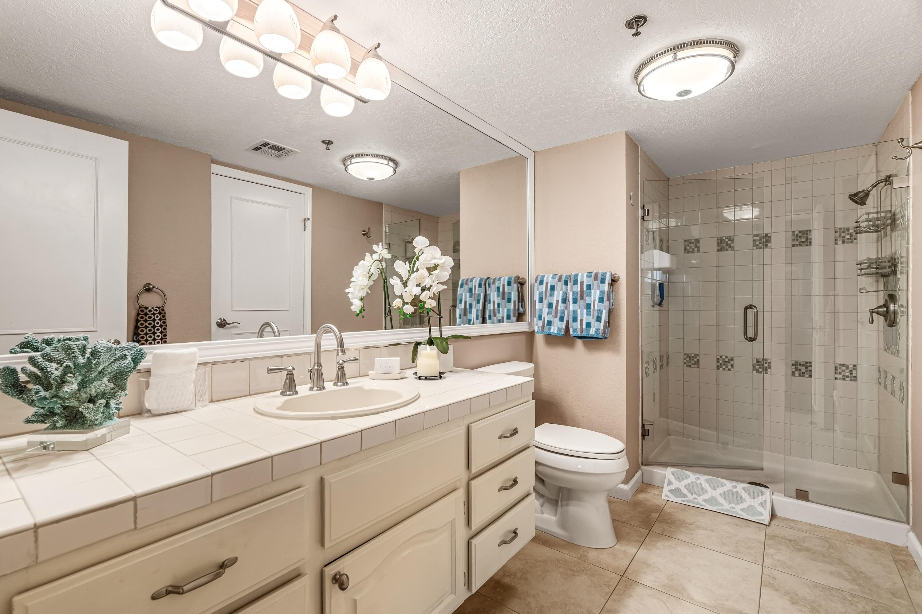 500 E Amado RD Unit: 311