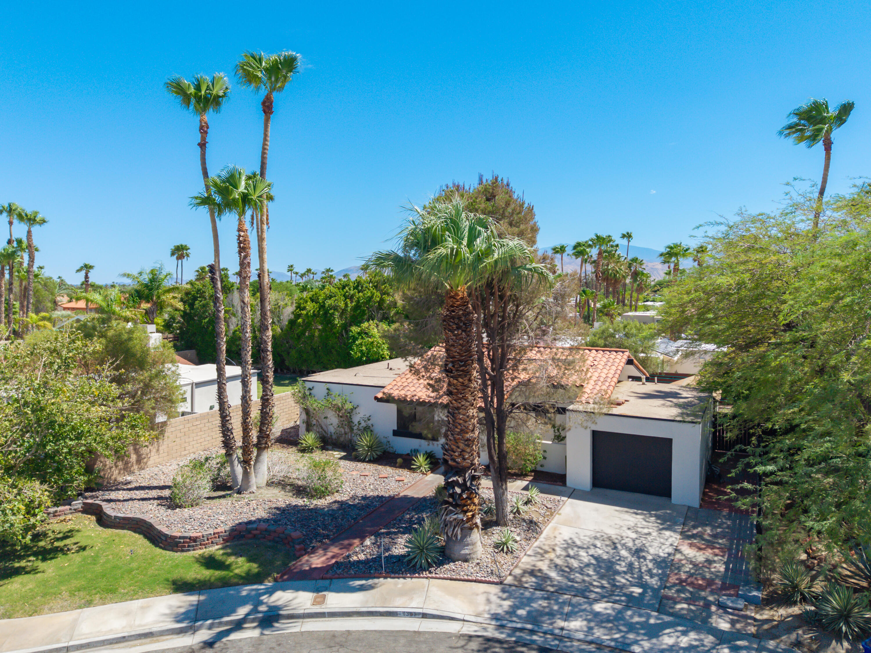 1351 E Luna WAY