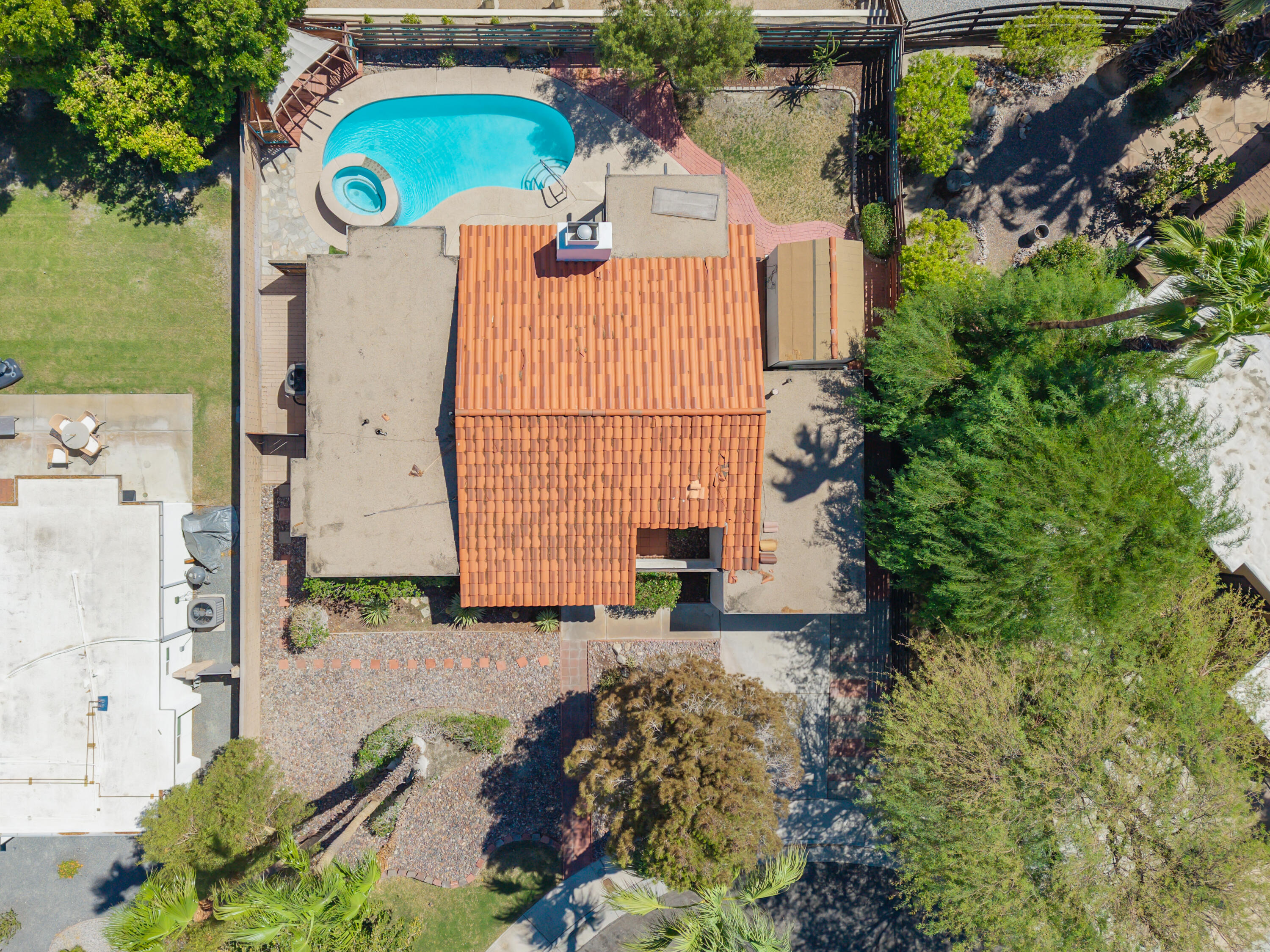 1351 E Luna WAY