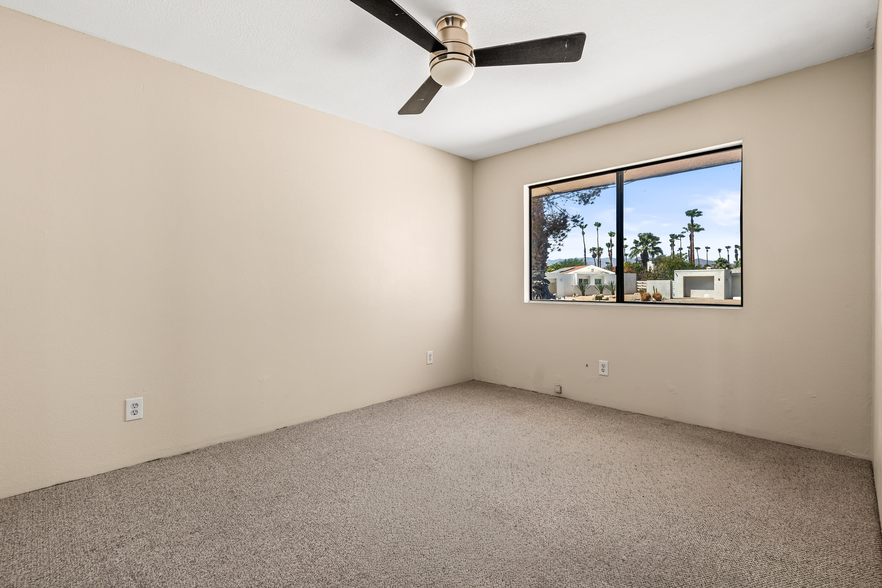 1351 E Luna WAY