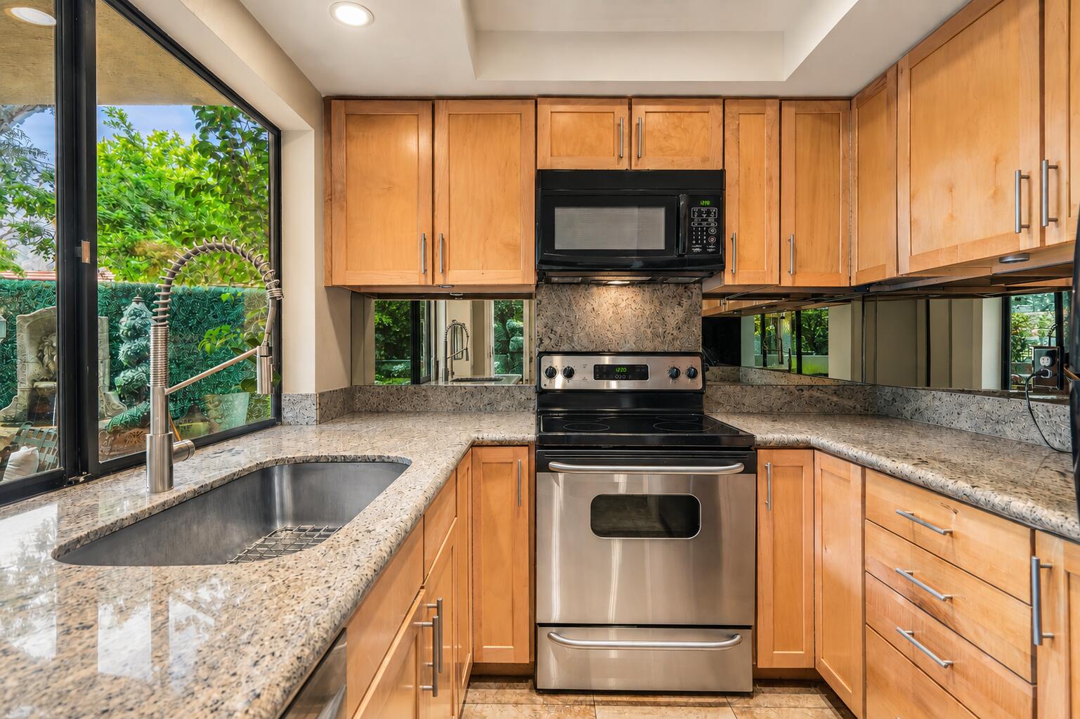 2501 N Indian Canyon DR Unit: 603