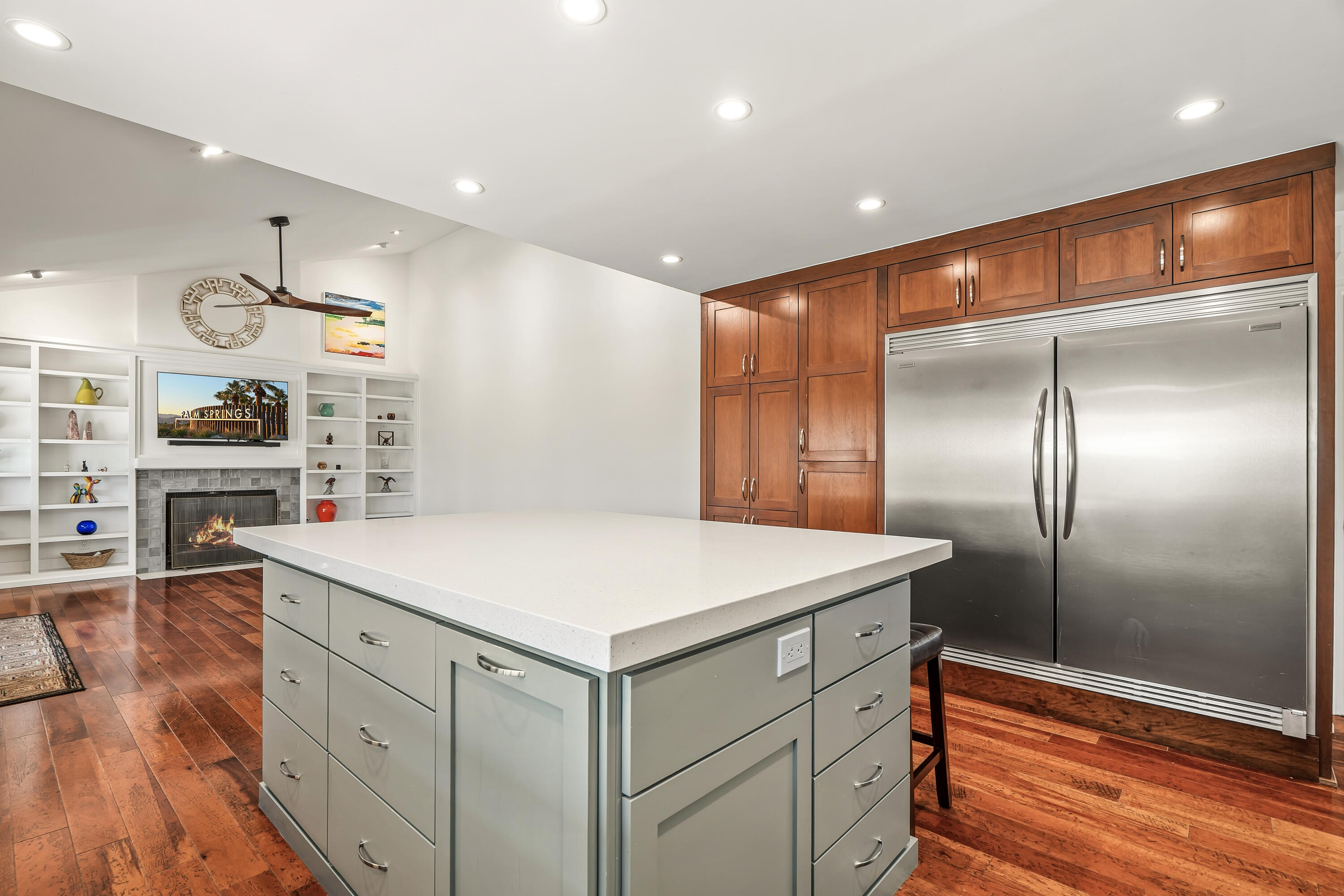 1444 S San Mateo DR
