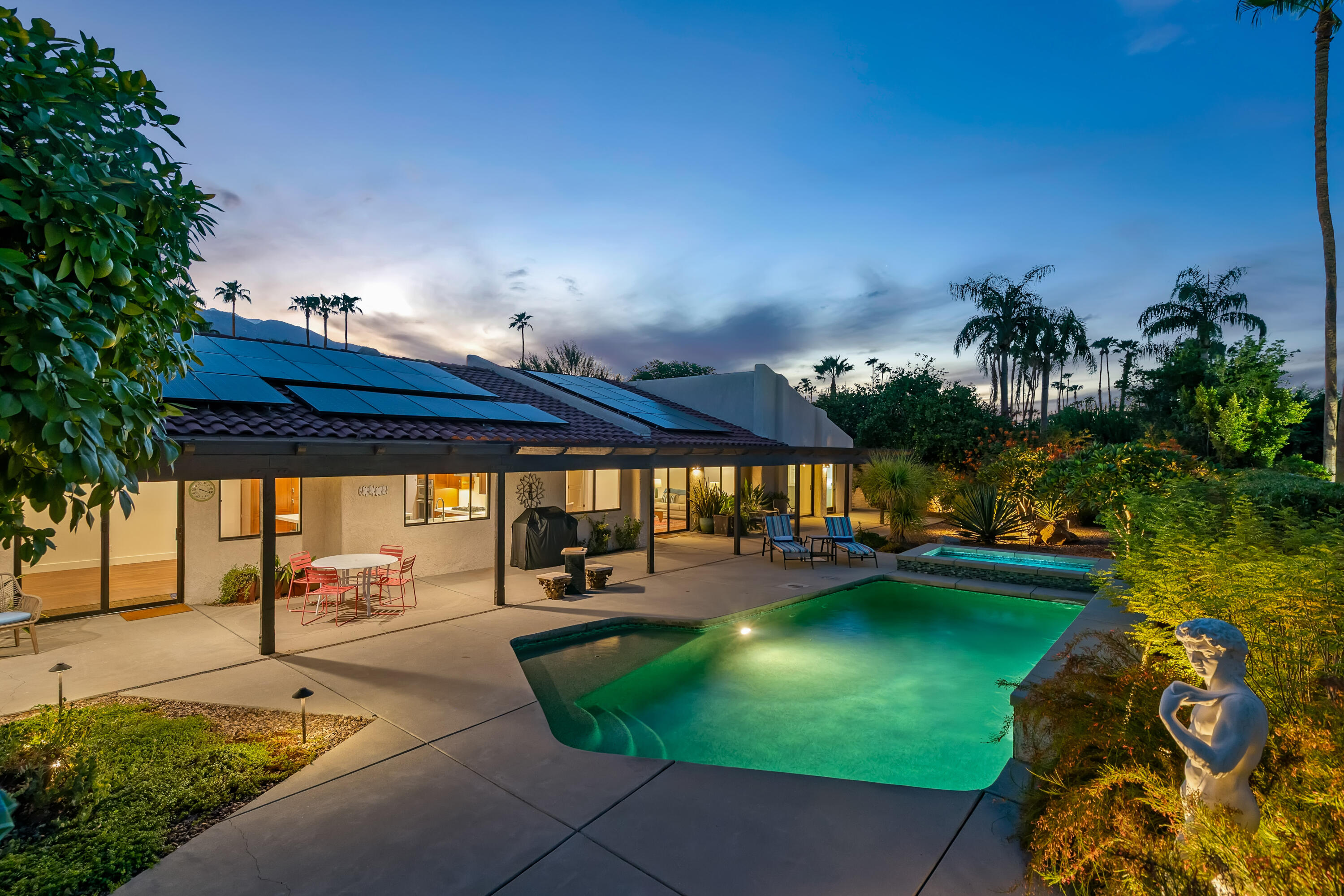 1444 S San Mateo DR