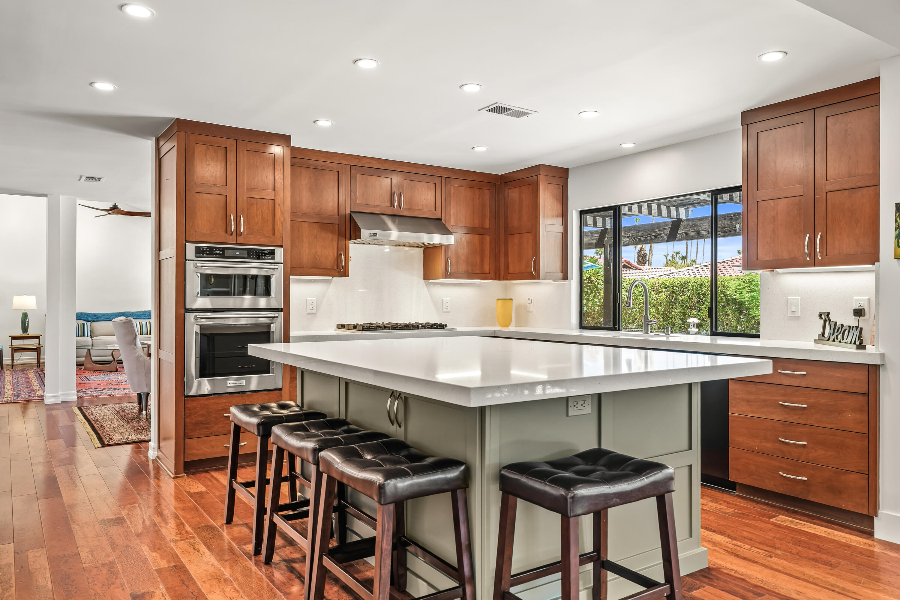 1444 S San Mateo DR