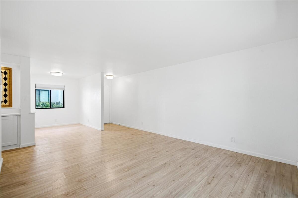 1050 E Ramon RD Unit: 20