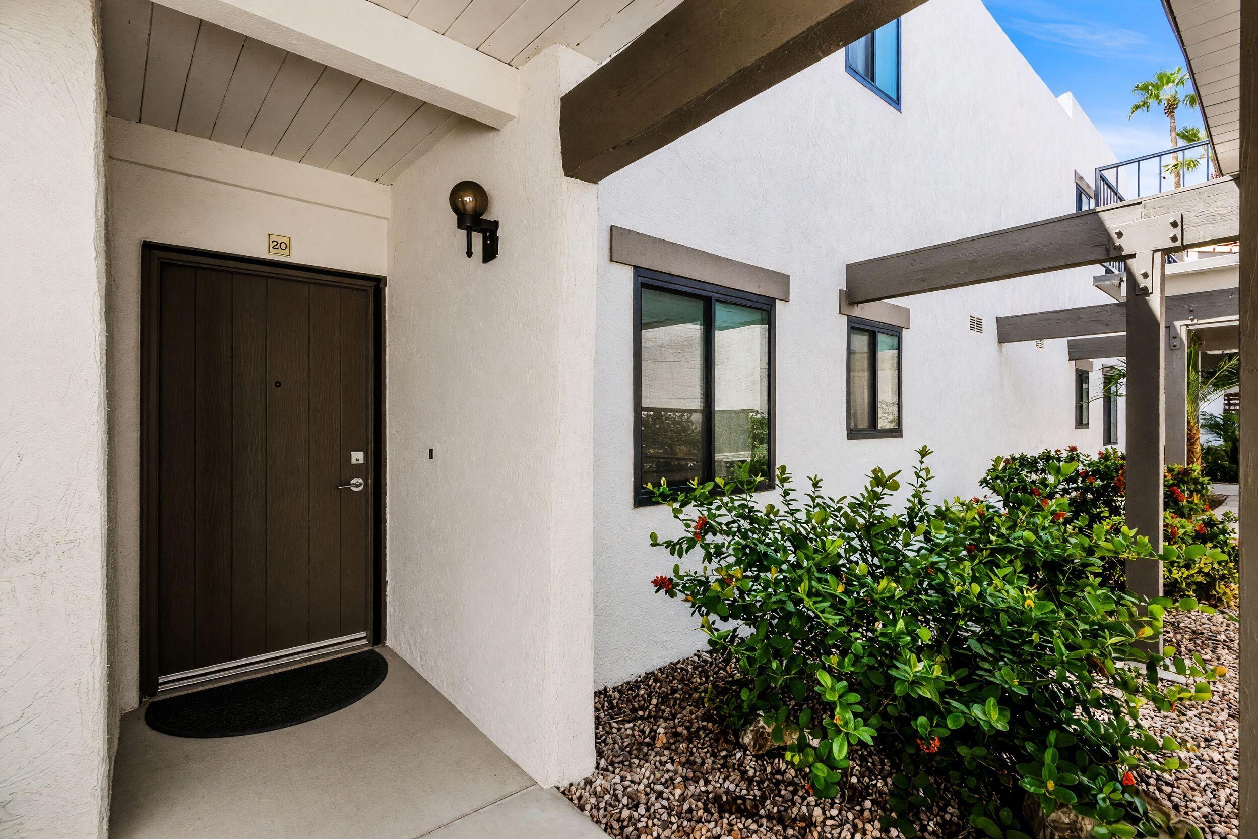 1050 E Ramon RD Unit: 20