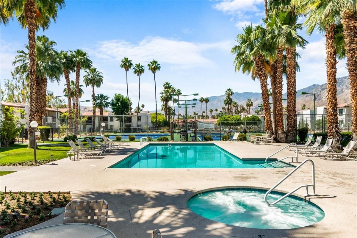 1050 E Ramon RD Unit: 20