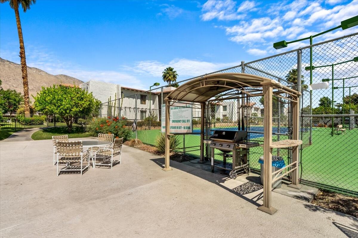 1050 E Ramon RD Unit: 20