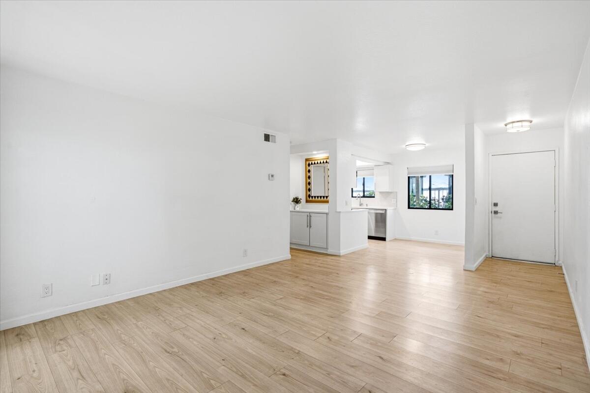 1050 E Ramon RD Unit: 20