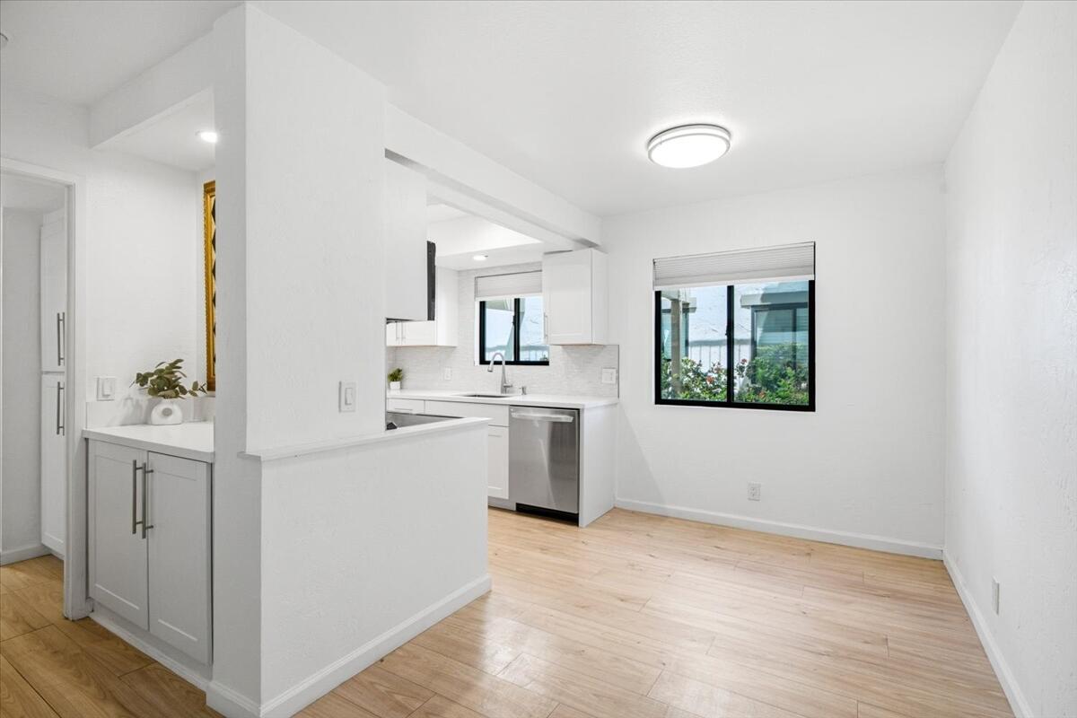 1050 E Ramon RD Unit: 20