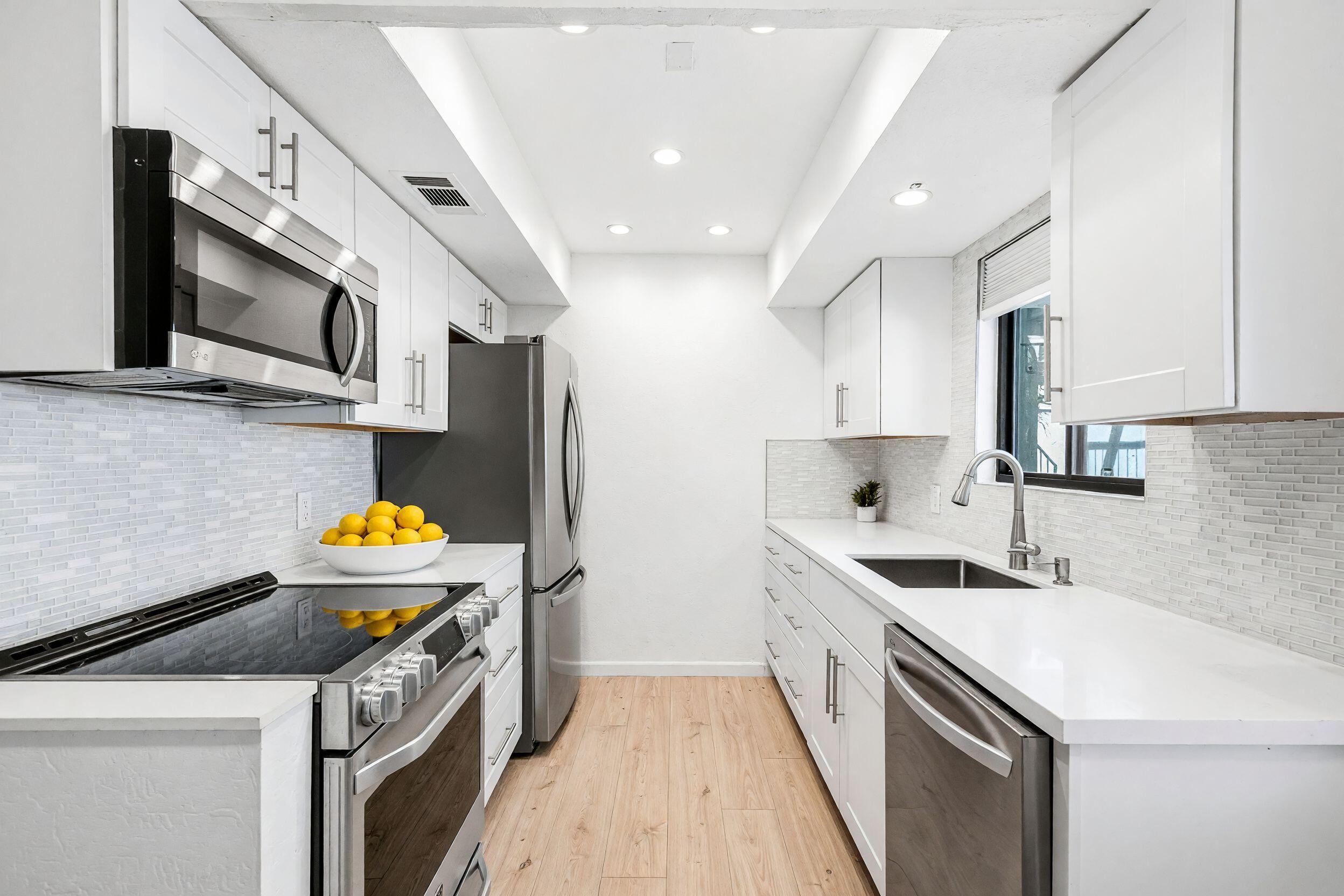 1050 E Ramon RD Unit: 20