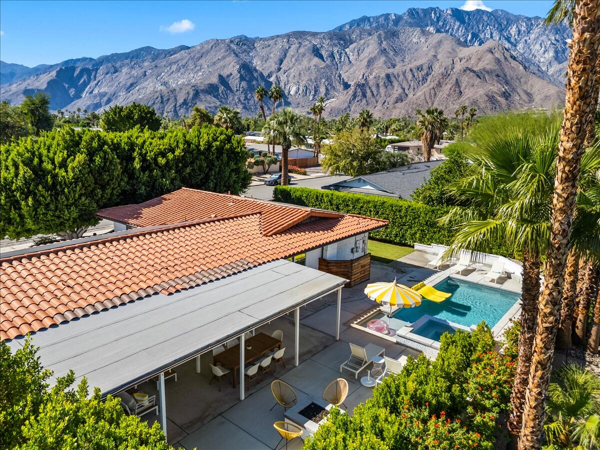 1184 E Pajaro RD
