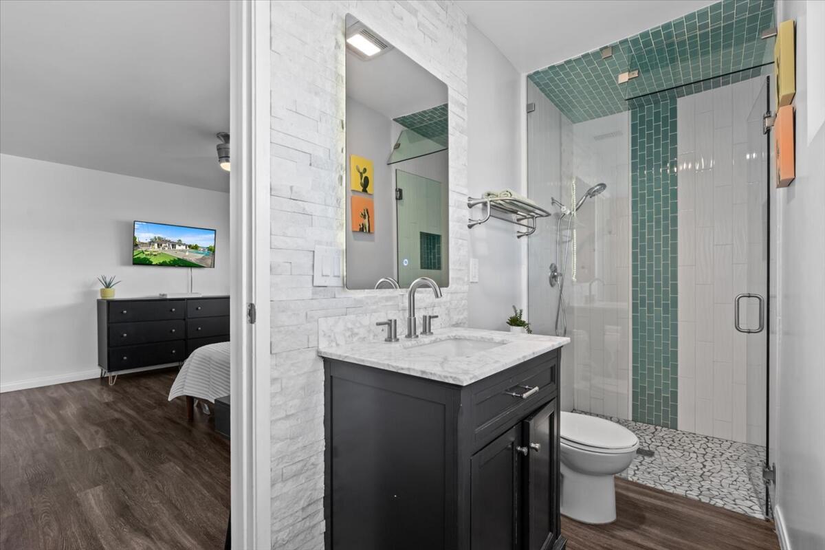 359 W Bon Air DR