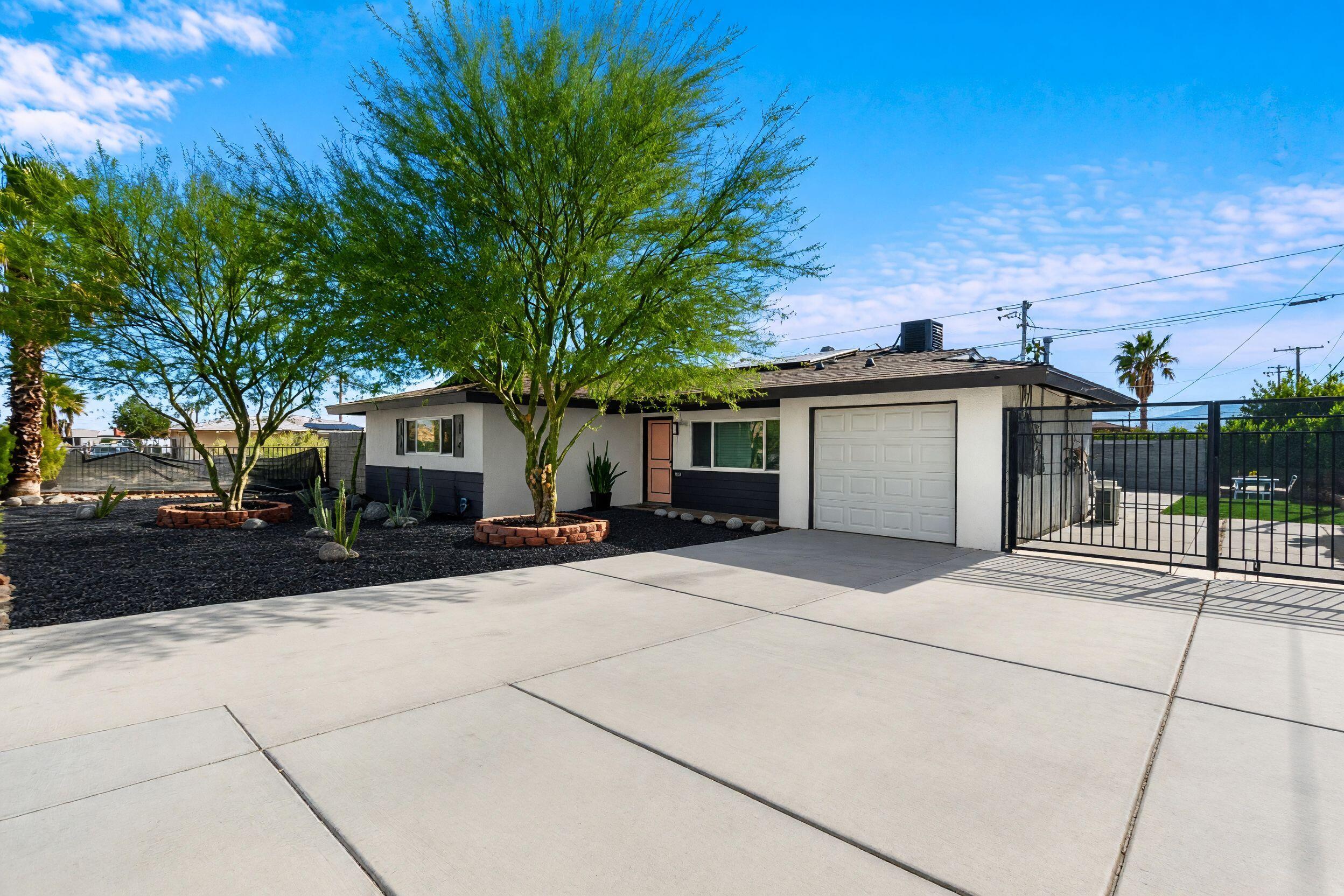 359 W Bon Air DR
