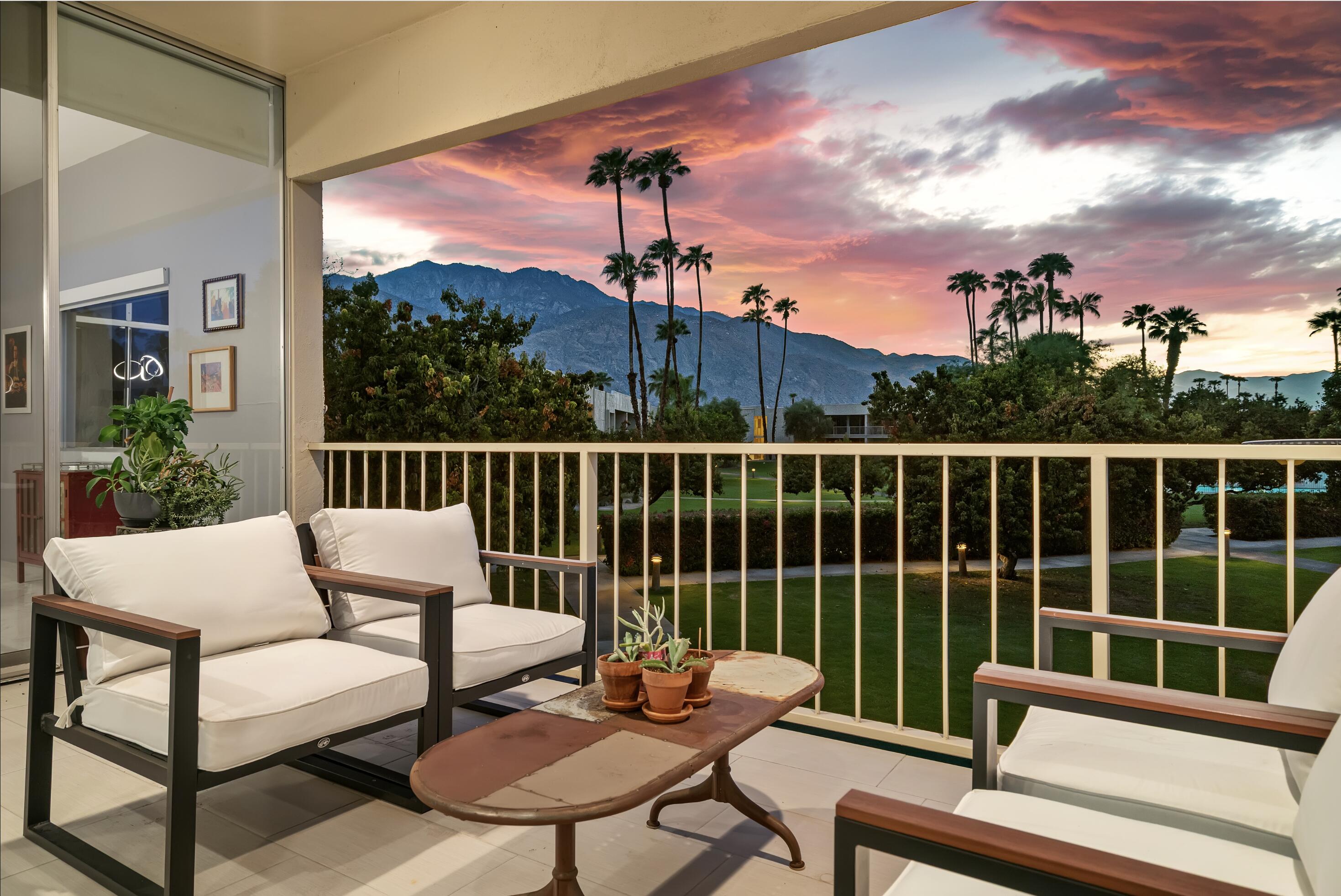439 Desert Lakes Drive DR