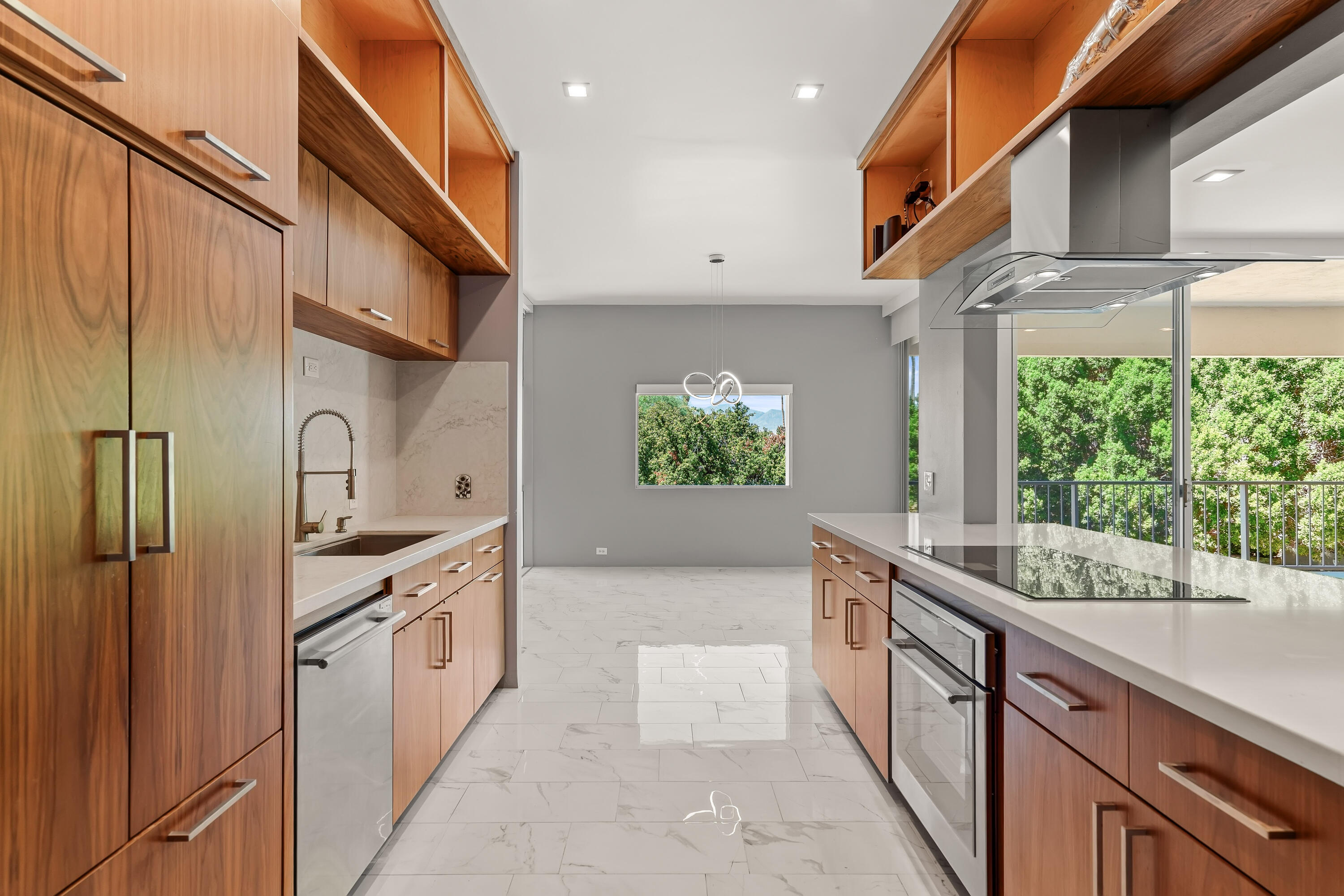 439 Desert Lakes Drive DR
