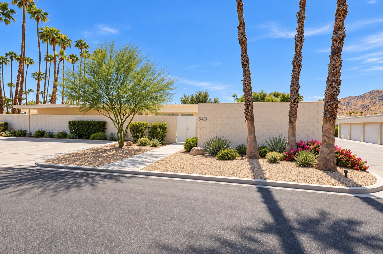 340 Desert Lakes DR