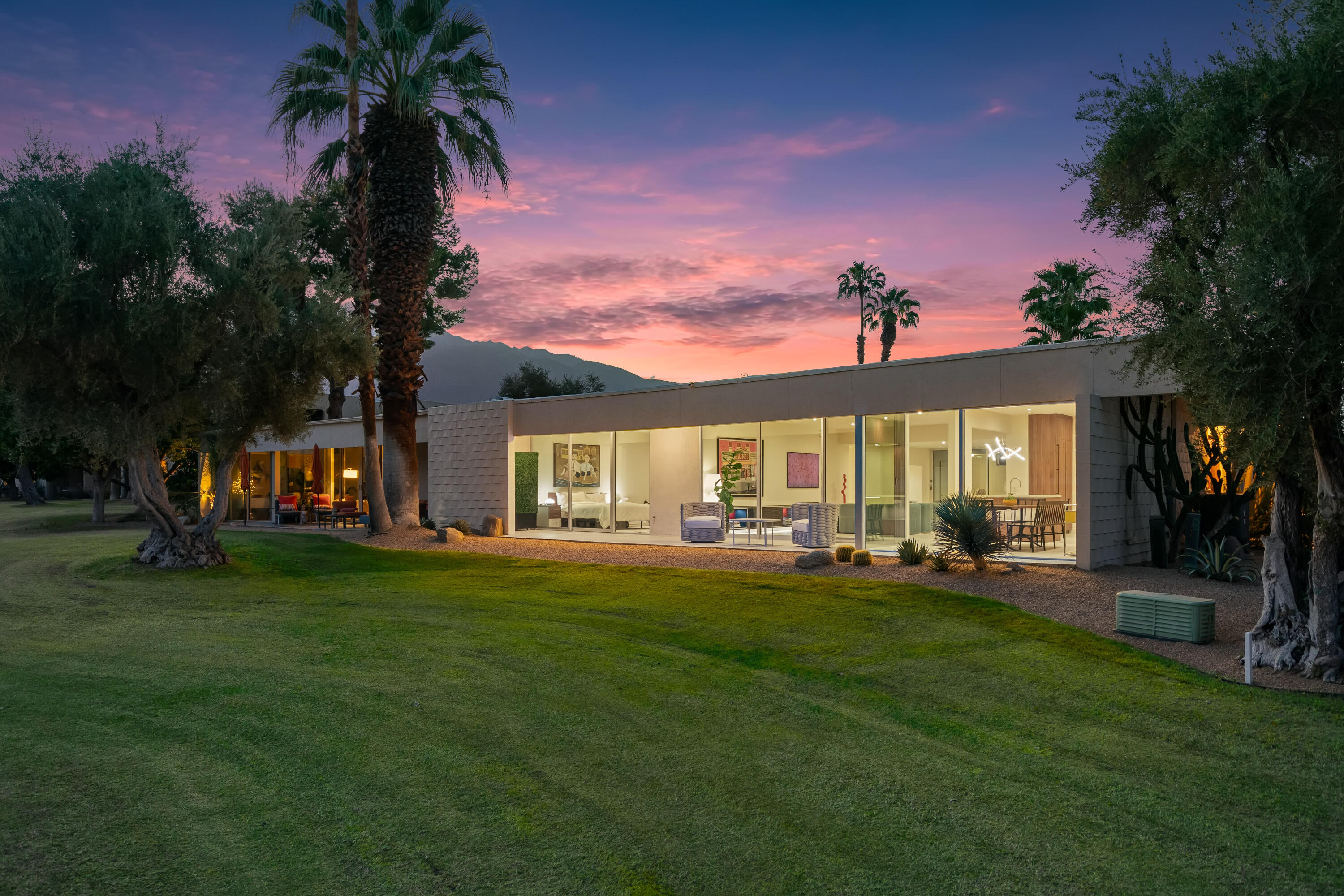 133 Desert Lakes DR