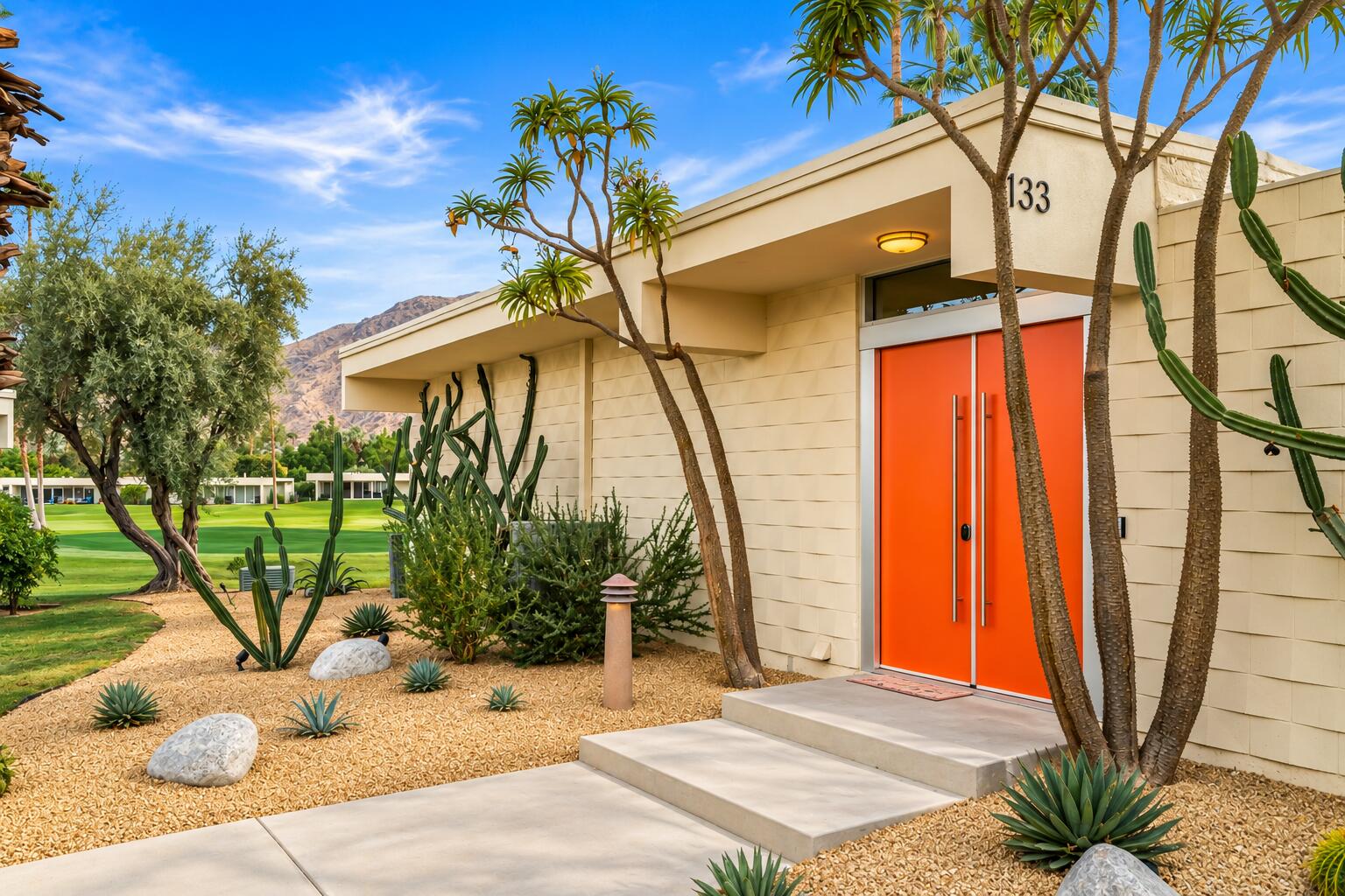 133 Desert Lakes DR