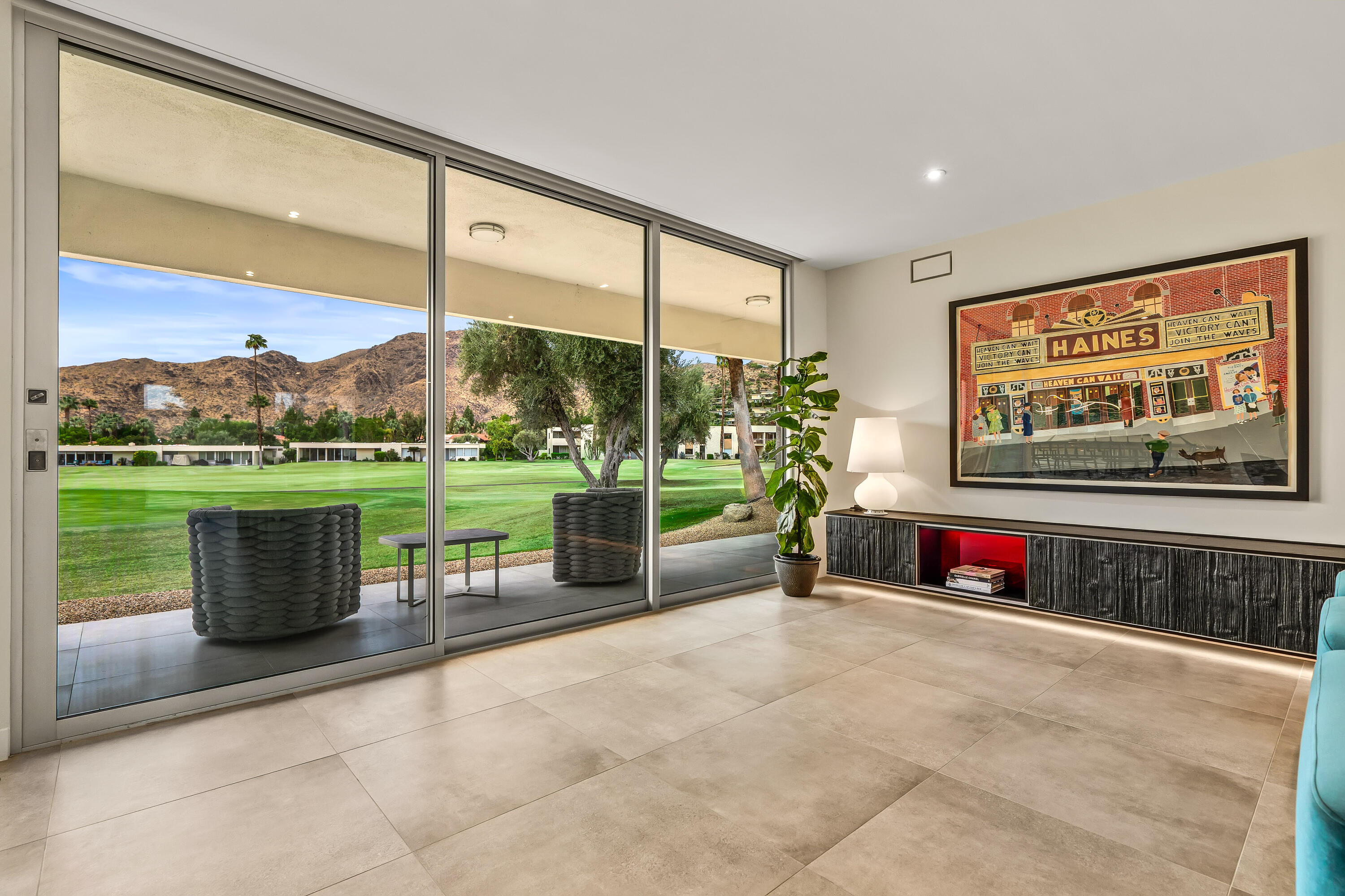 133 Desert Lakes DR
