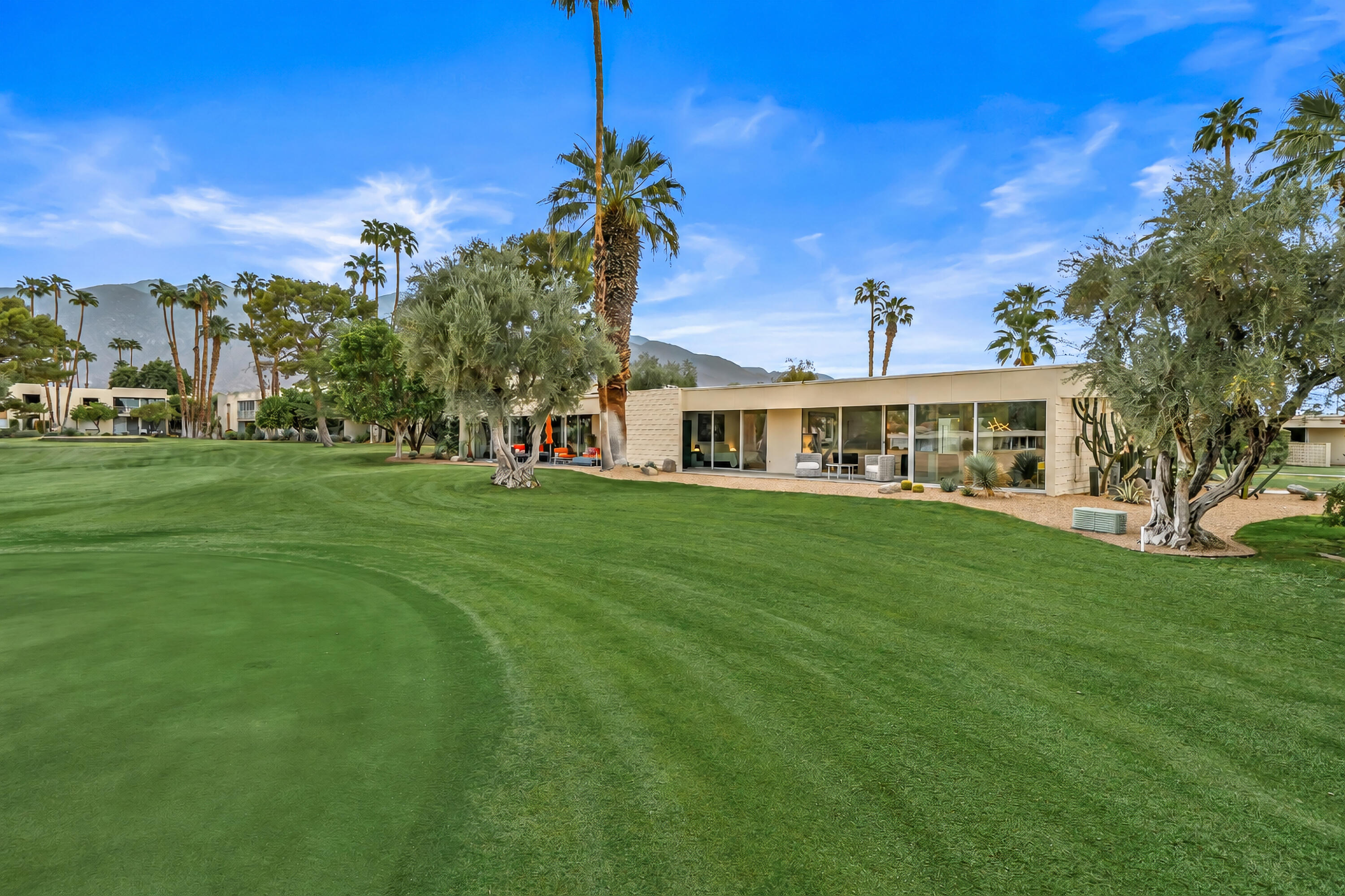 133 Desert Lakes DR
