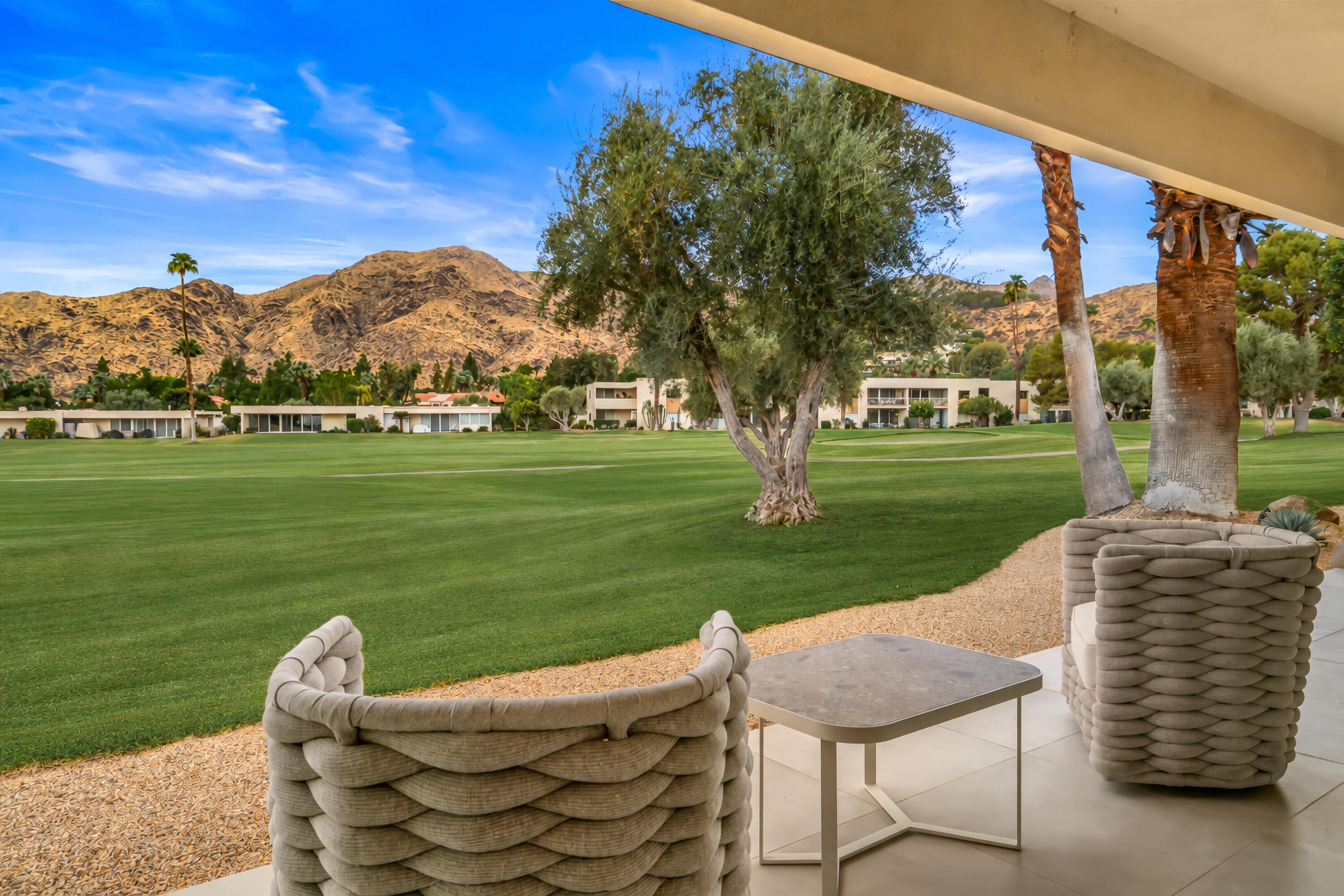 133 Desert Lakes DR