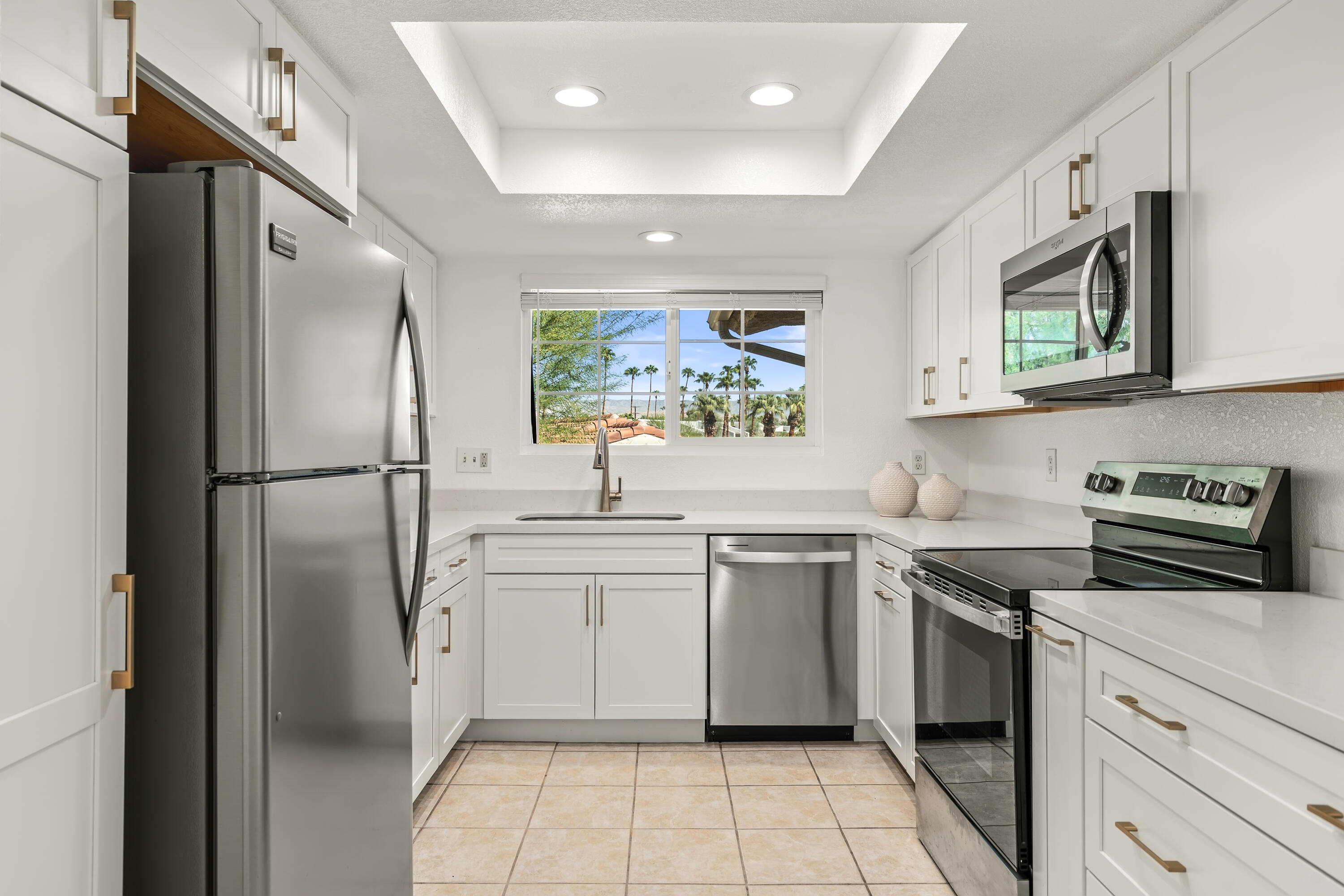 500 S Farrell DR Unit: F44