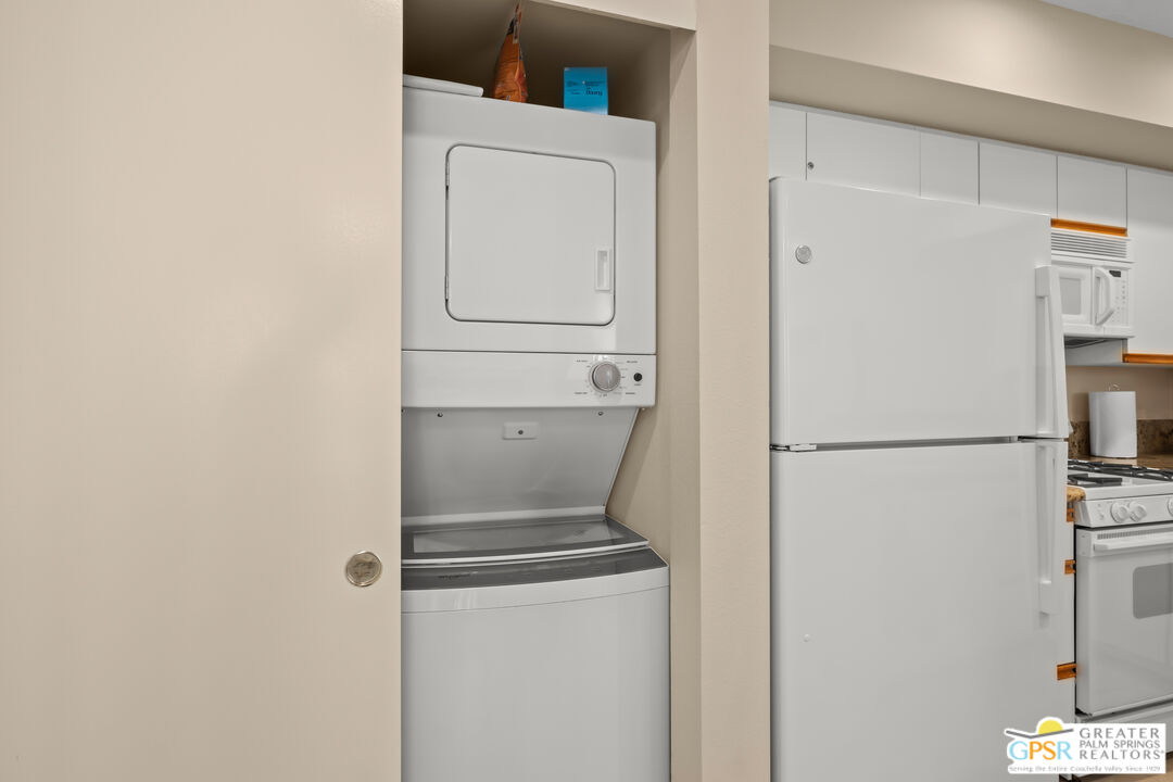 1555 N Chaparral Rd Unit: 301