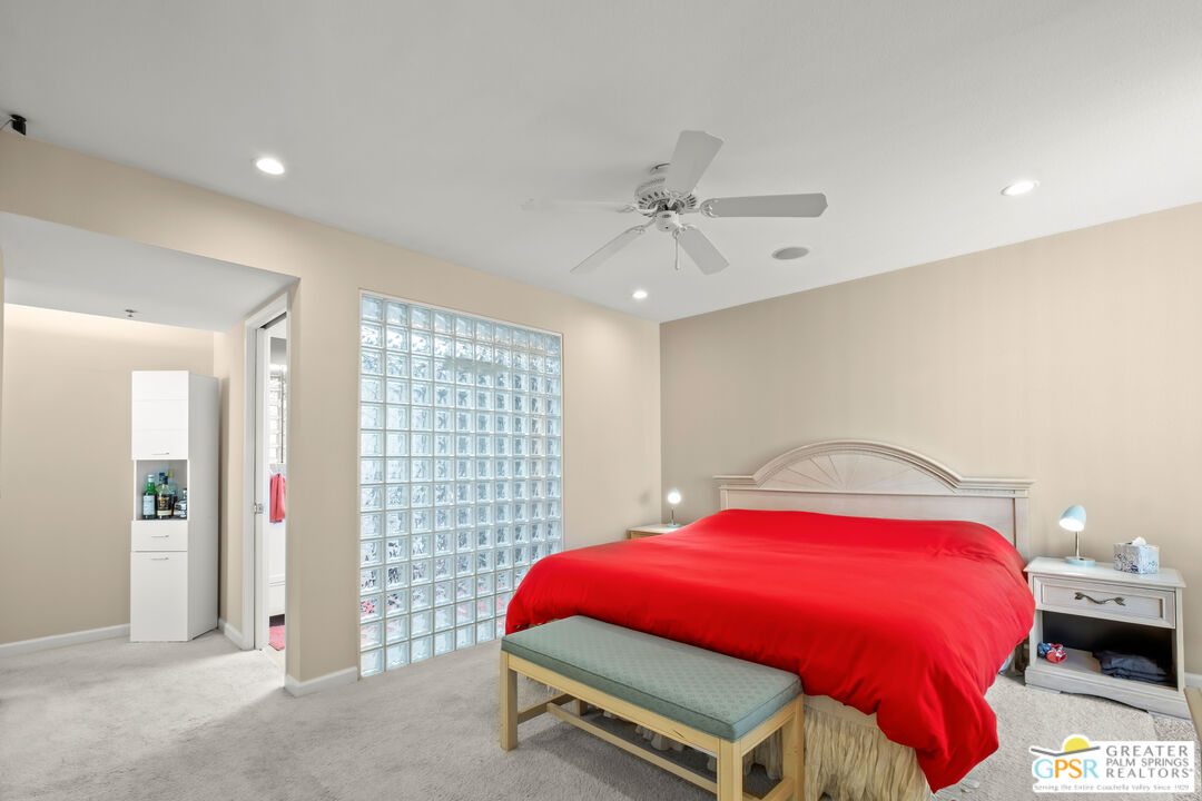 1555 N Chaparral Rd Unit: 301