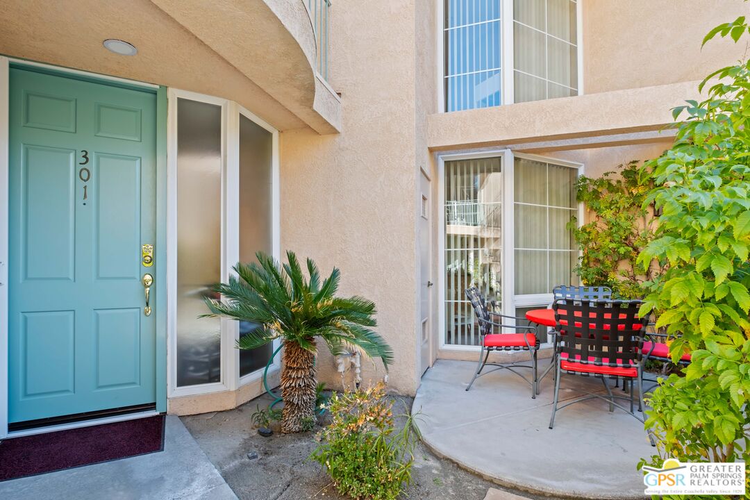 1555 N Chaparral Rd Unit: 301