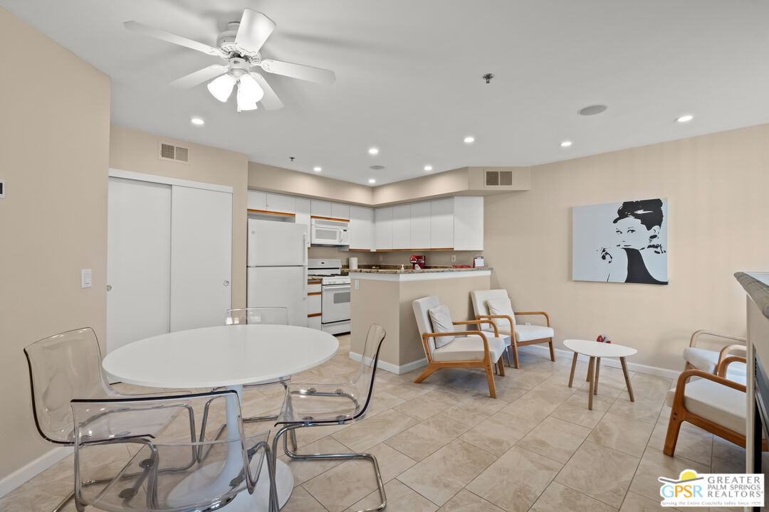 1555 N Chaparral Rd Unit: 301