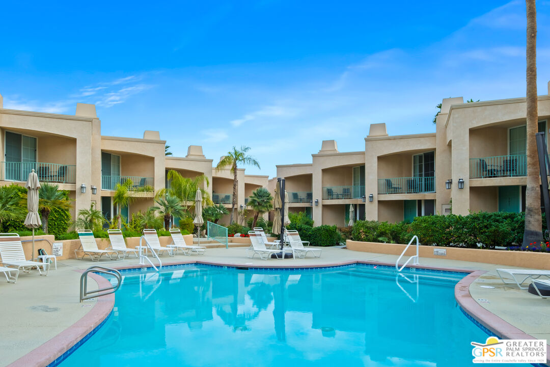 1555 N Chaparral Rd Unit: 301