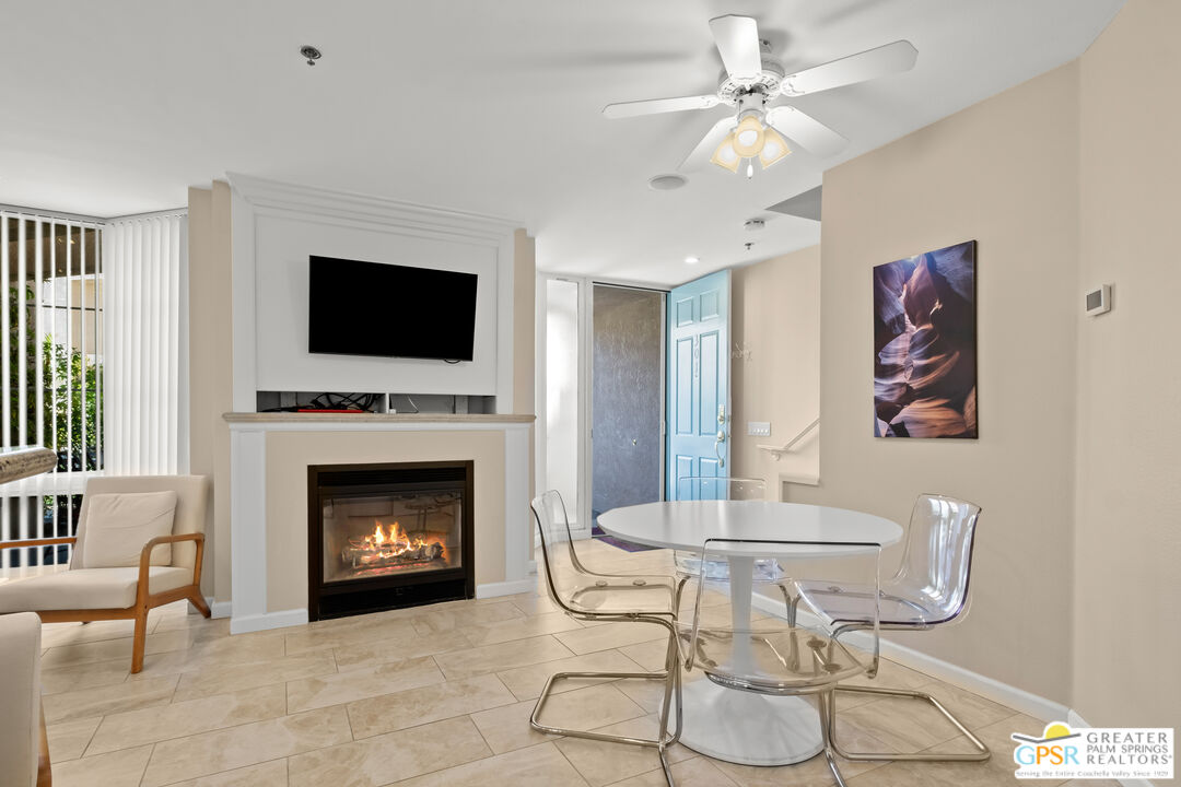 1555 N Chaparral Rd Unit: 301