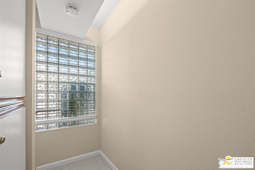 1555 N Chaparral Rd Unit: 301