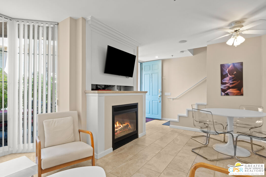 1555 N Chaparral Rd Unit: 301