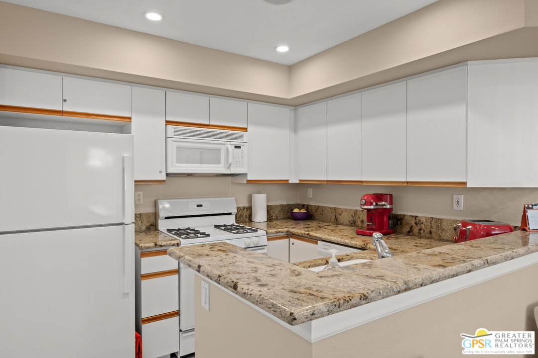 1555 N Chaparral Rd Unit: 301