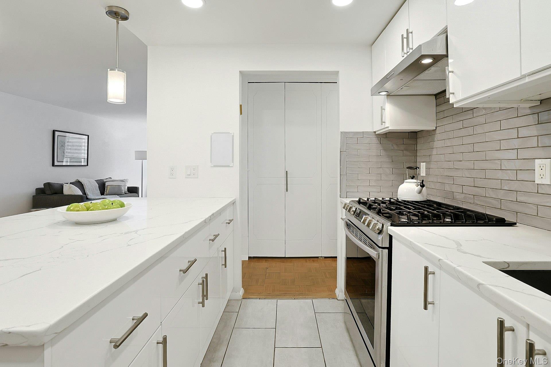 1270 North Avenue Unit: 3f