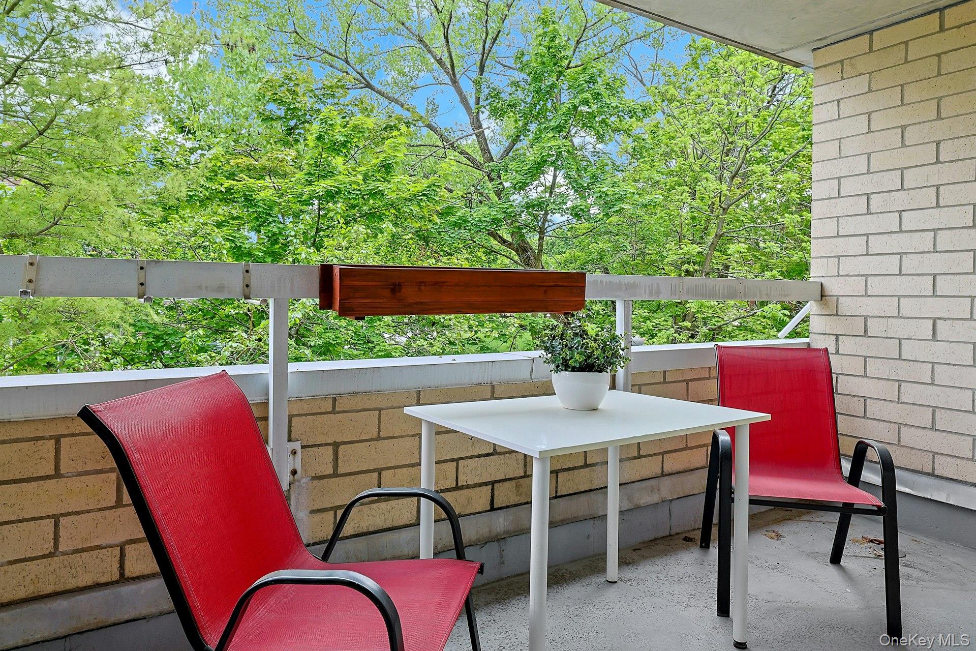 1270 North Avenue Unit: 3f
