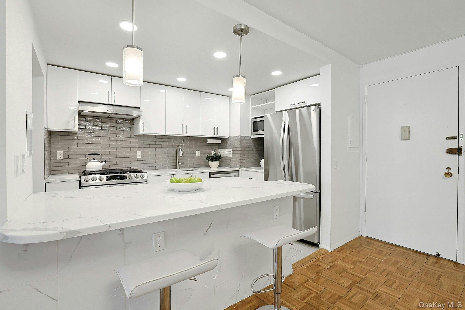 1270 North Avenue Unit: 3f