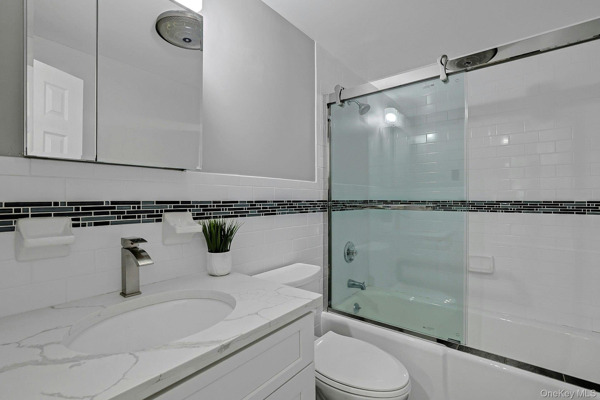 1270 North Avenue Unit: 1h